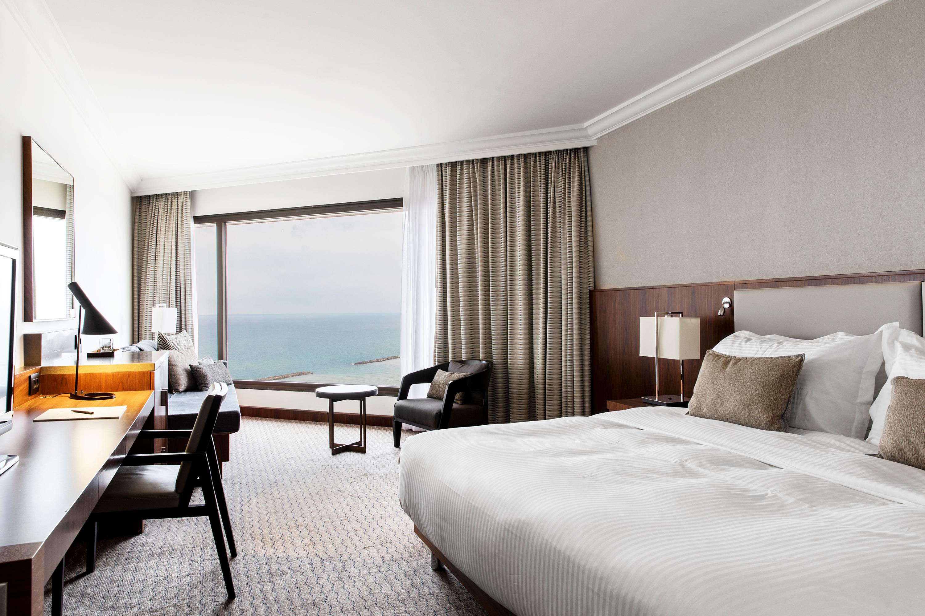 Premium Room with Club Lounge