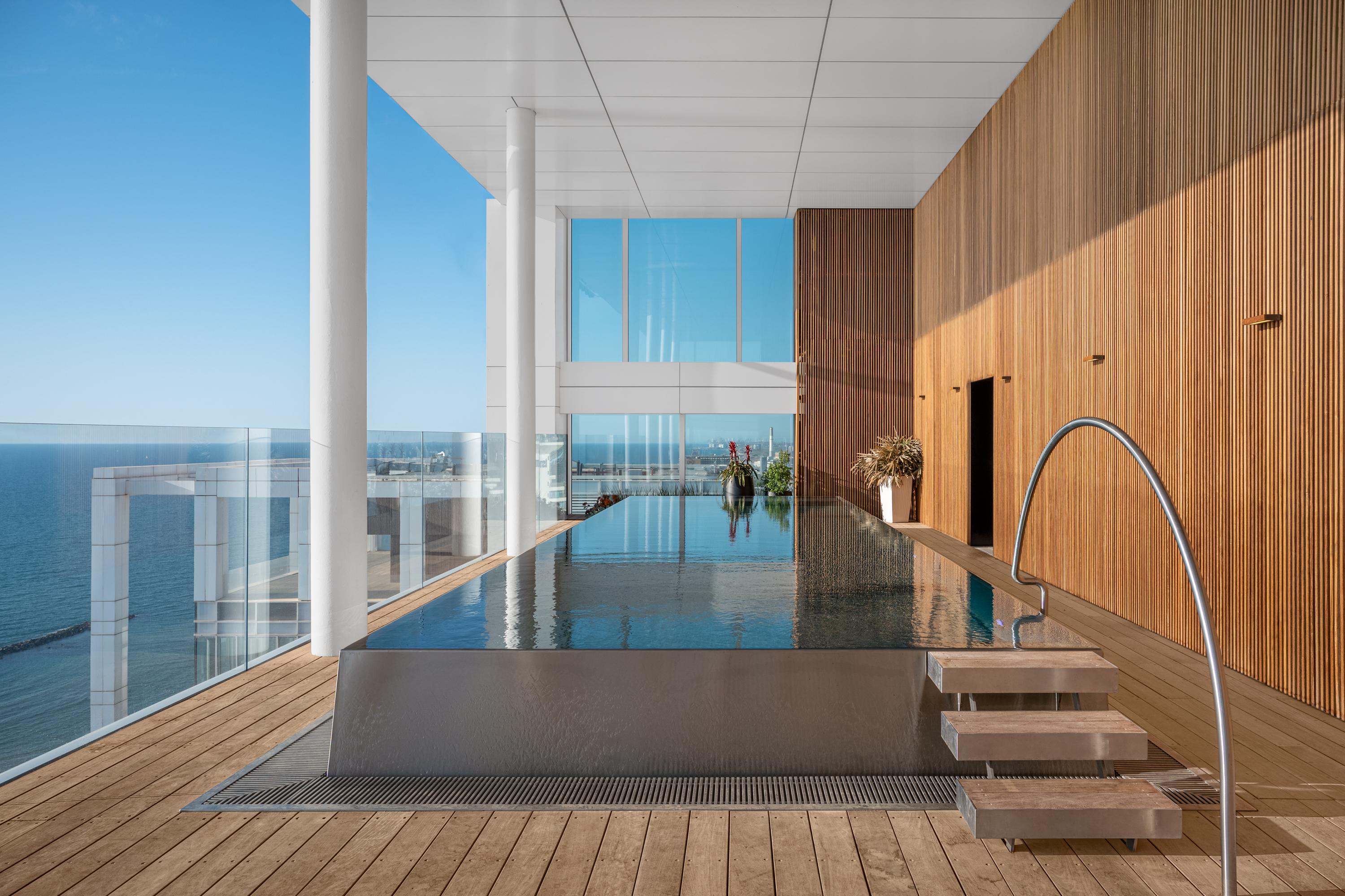 The David Penthouse Rooftop Pool
