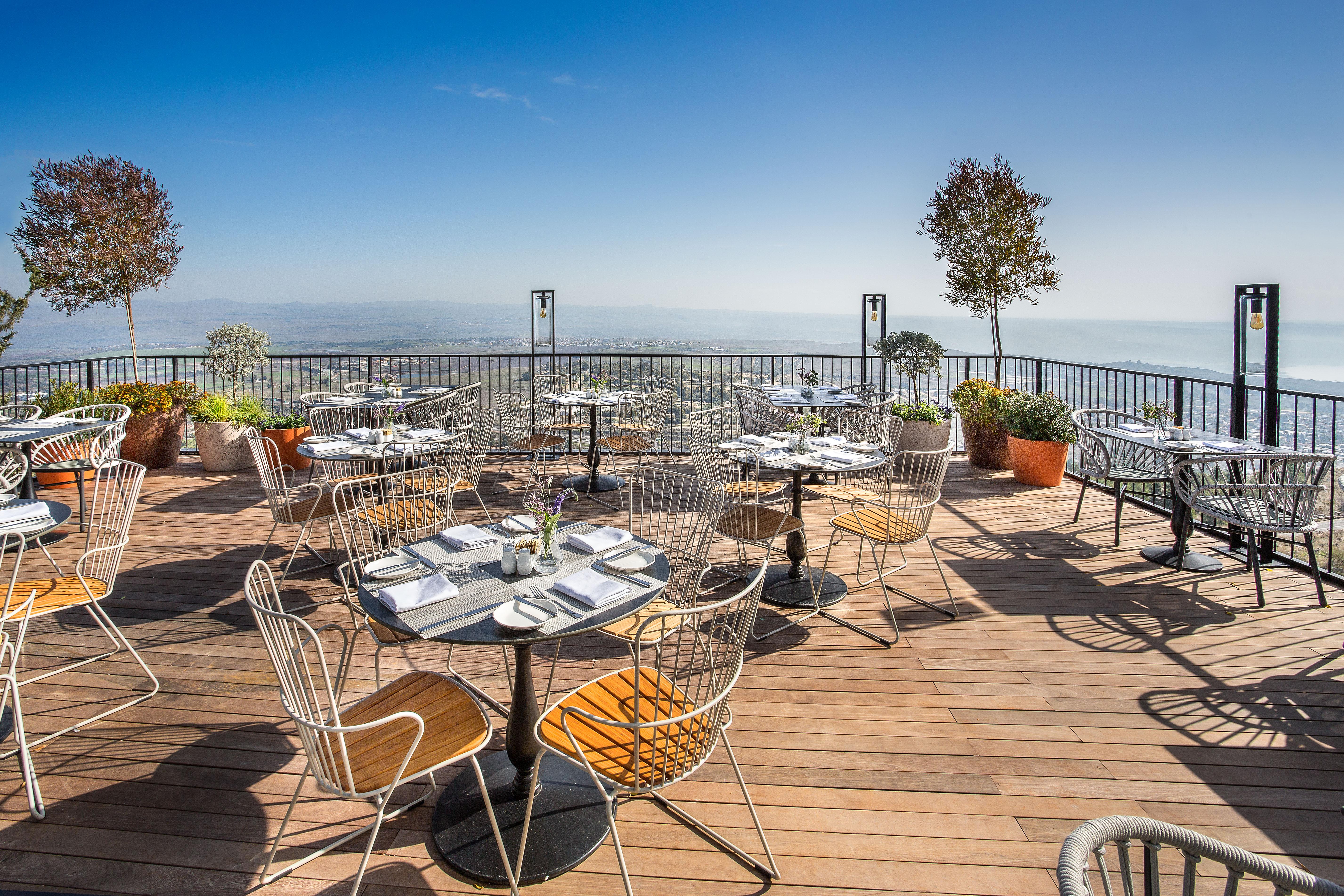 On-Site Patisserie & Organic Farm-to-Table Breakfast Dining