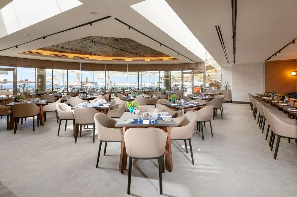 Café Med Oceanfront Breakfast