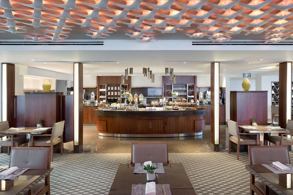 Vista Lounge Dining Area