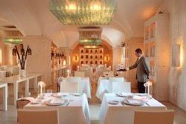 Michelin-Starred Due Camini Restaurant Showcasing Haute Mediterranean Gastronomy