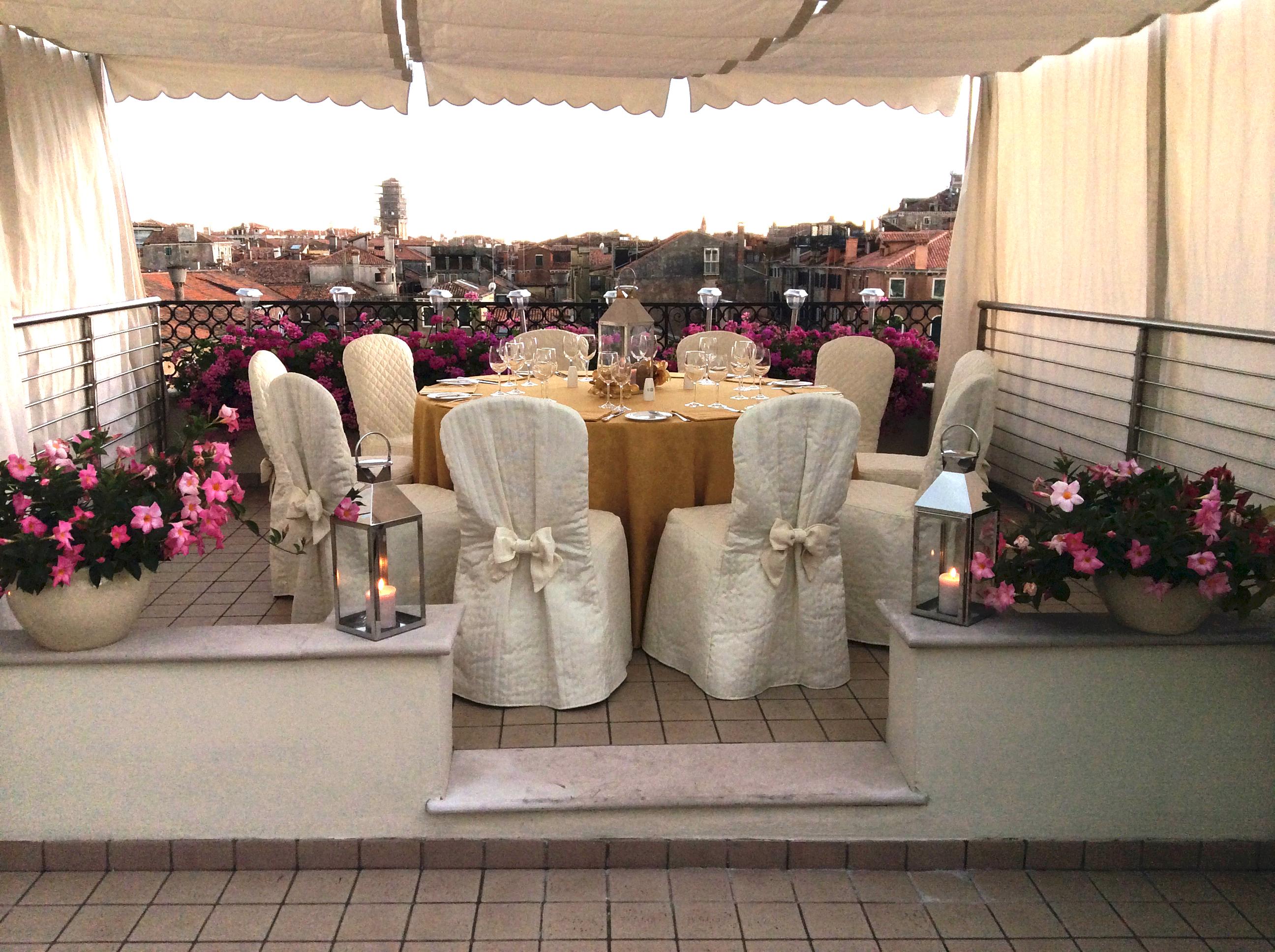 Historic Altana Wooden Rooftop Terrace Venice