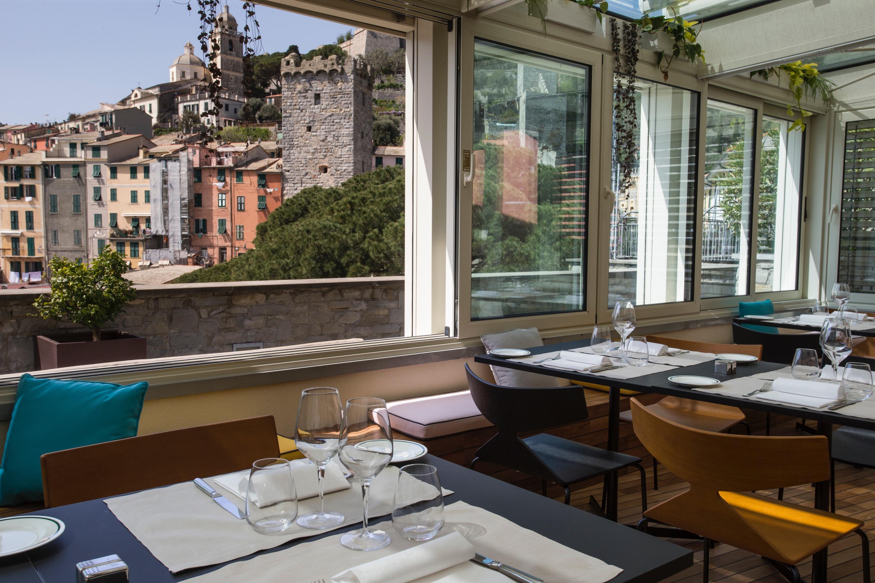 Palmaria Restaurant Panoramic Glass Veranda