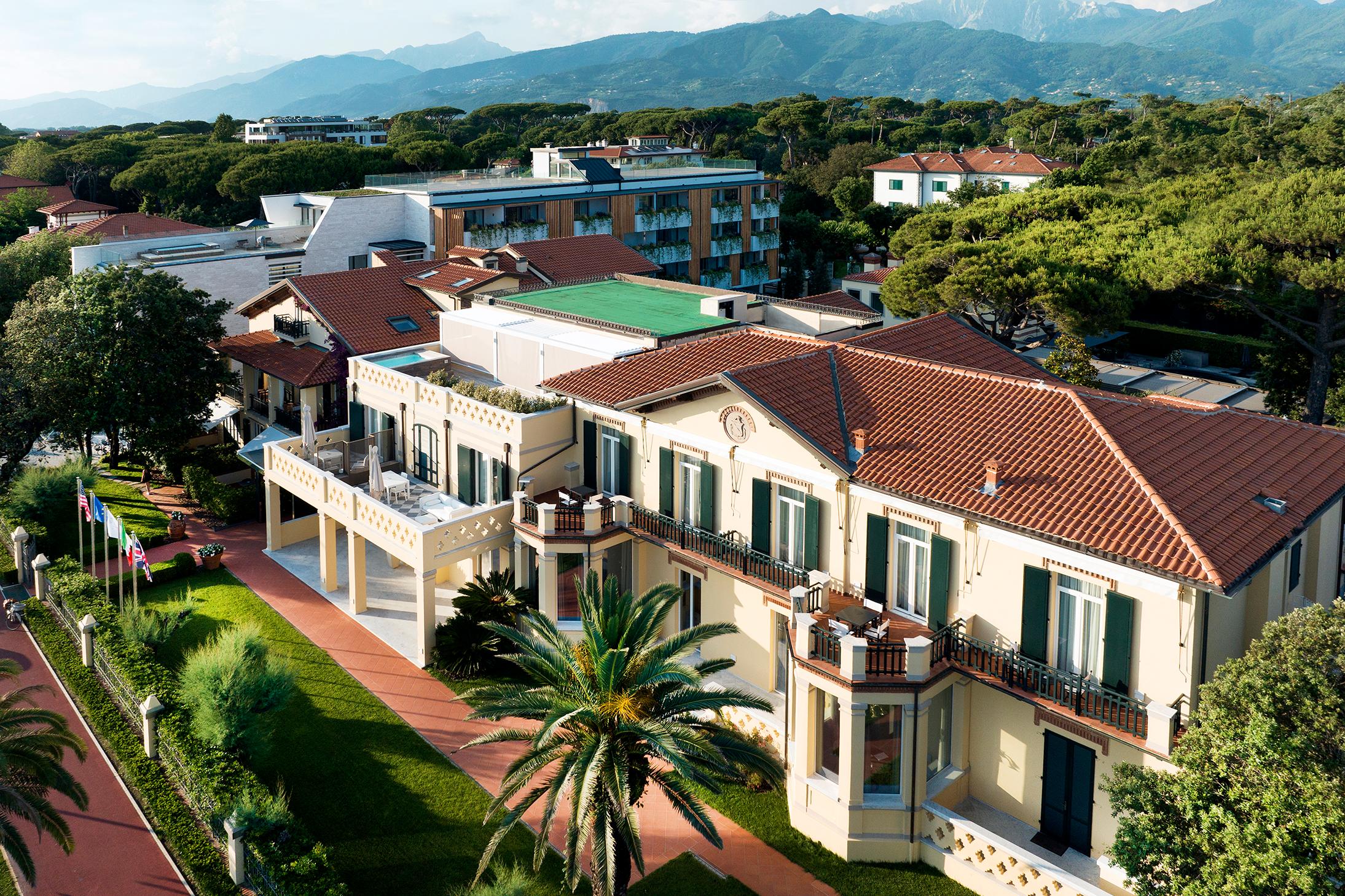 Forte dei Marmi Golden Sandy Beach Directly in Front of Hotel Byron