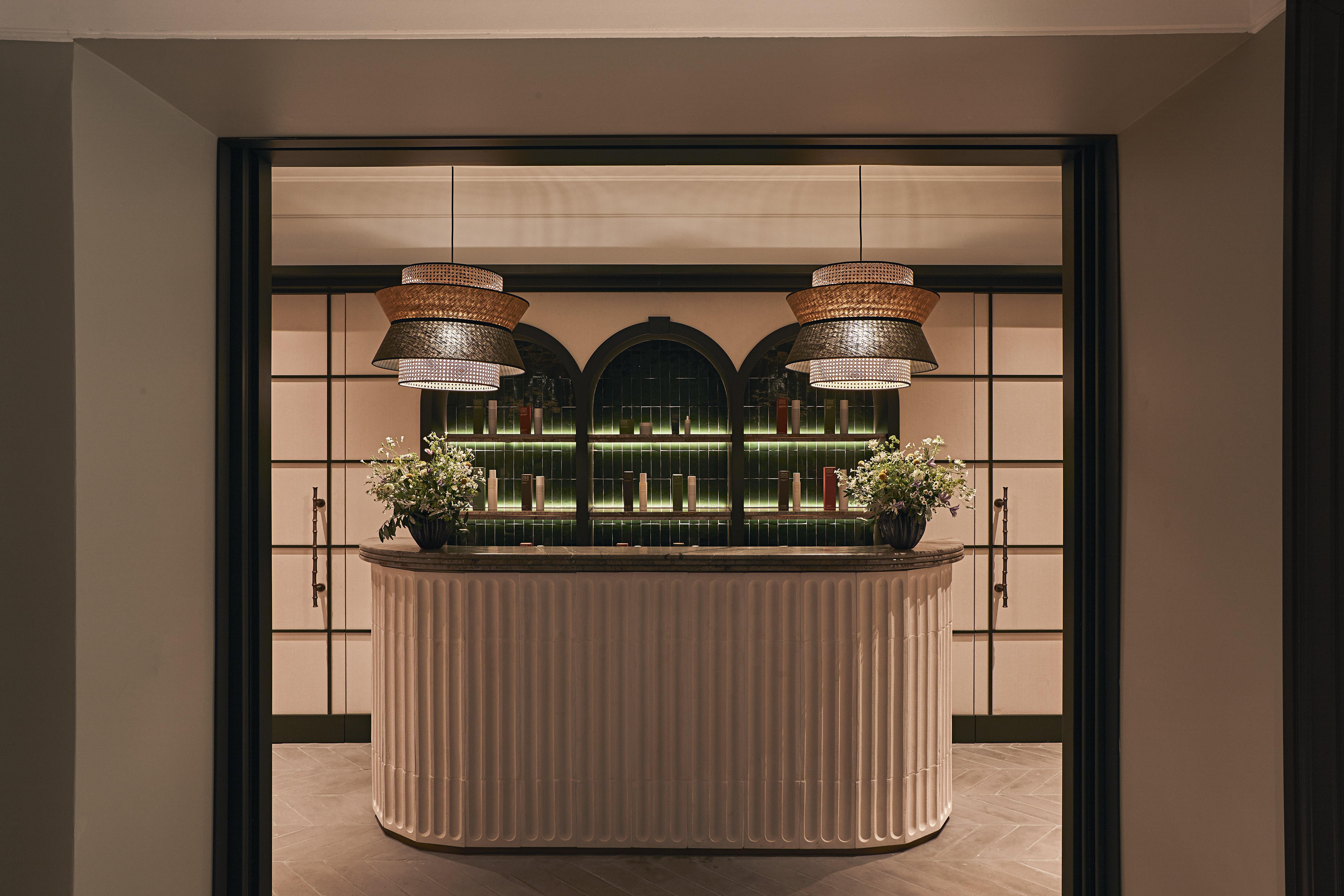 De Russie Spa saltwater hydromassage pool