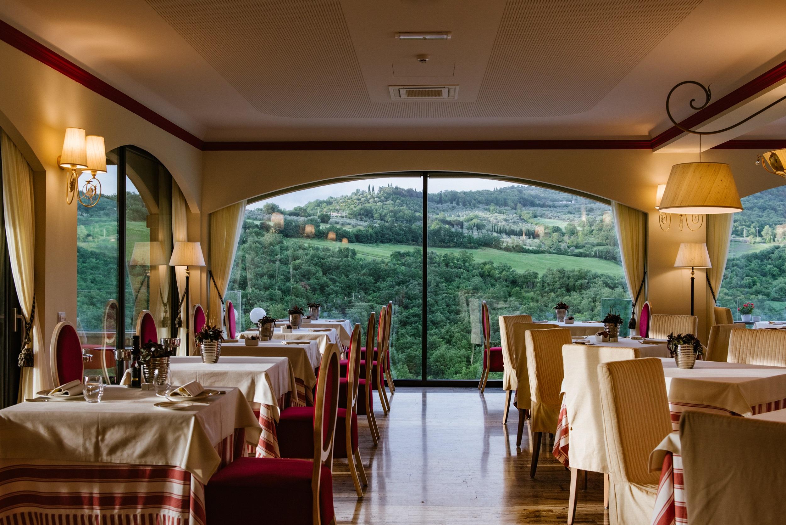 Ristorante La Rocca dining room in Bagno Vignoni