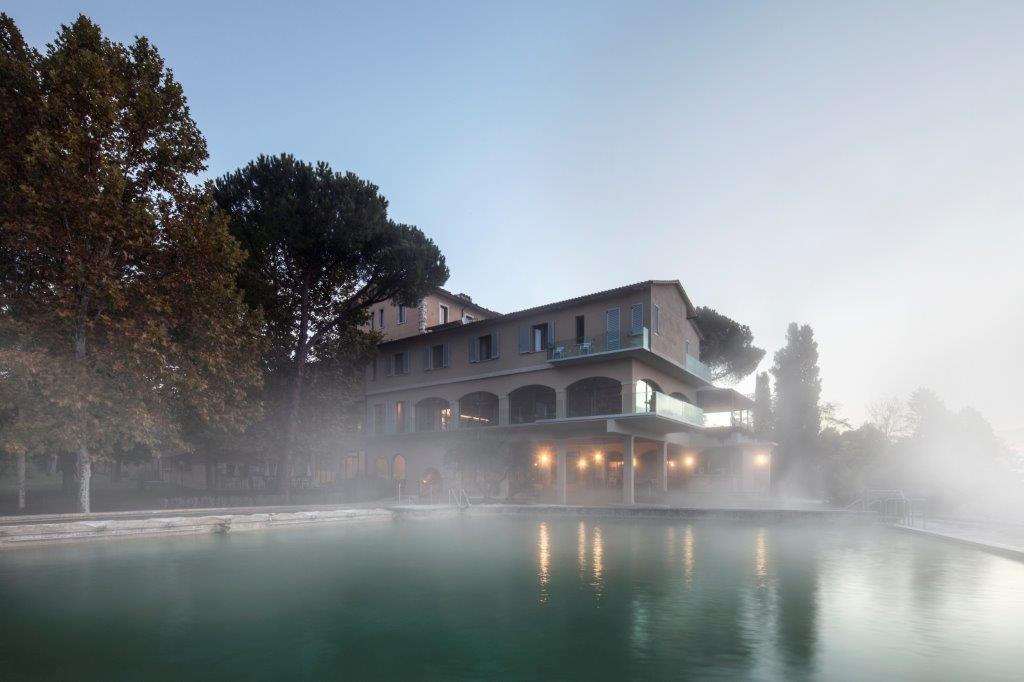 Hotel La Posta Bagno Vignoni - Three outdoor thermal spring pools overlooking Val d'Orcia