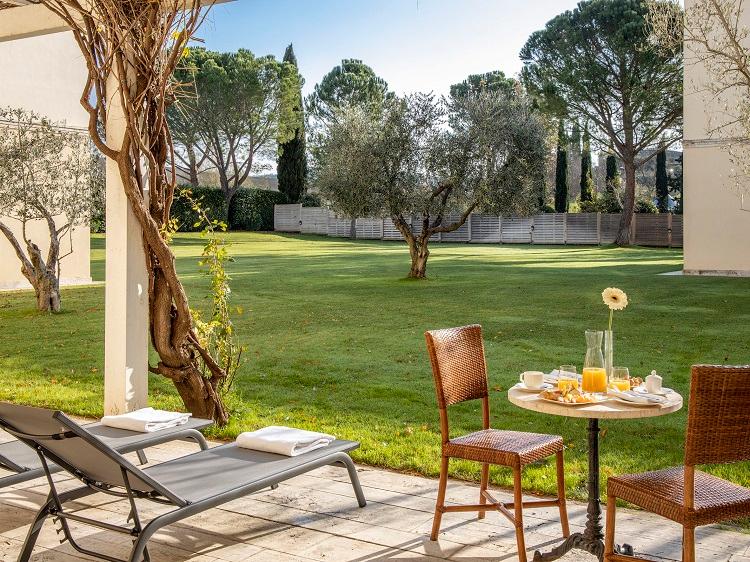 Garden Junior Suite opening onto private outdoor patio