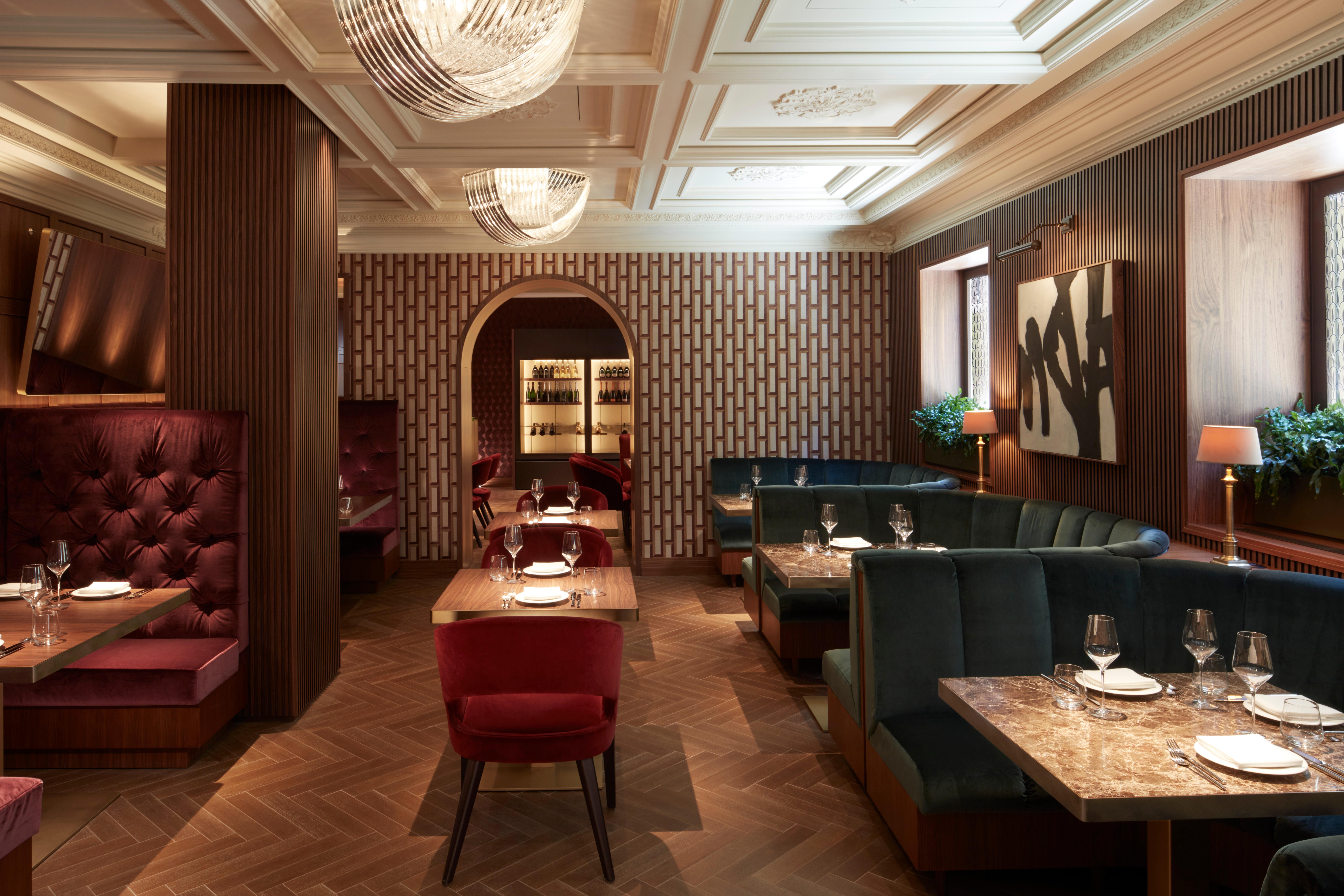 Scarpetta NYC fine dining room blending elevated Italian-American cuisine with Roman glamour