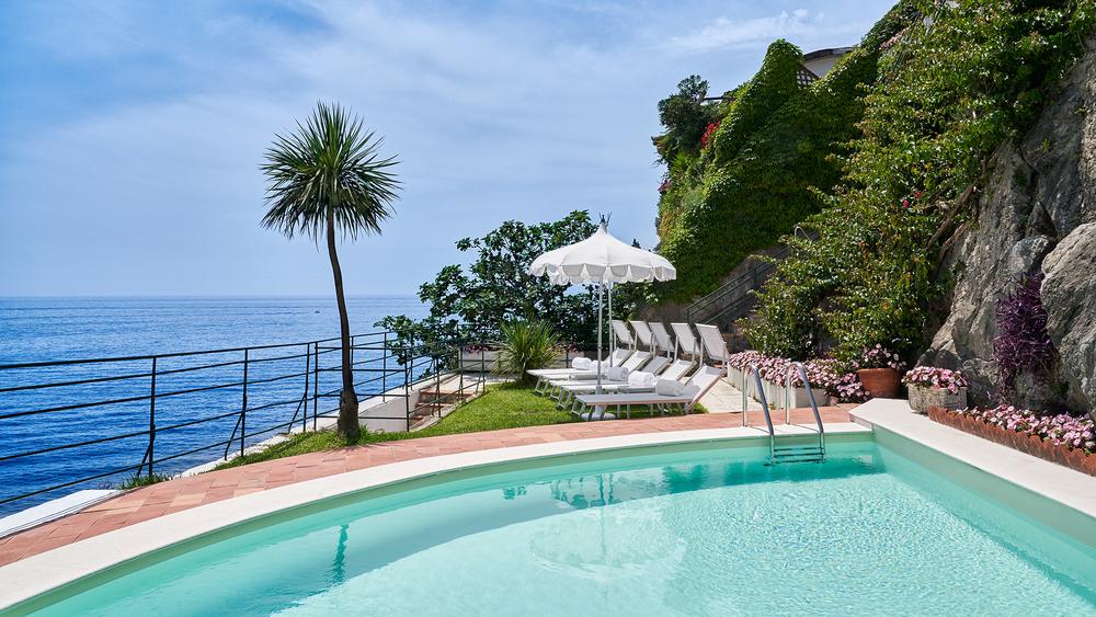 Clubhouse by the Sea private beach club and pool in Marmorata