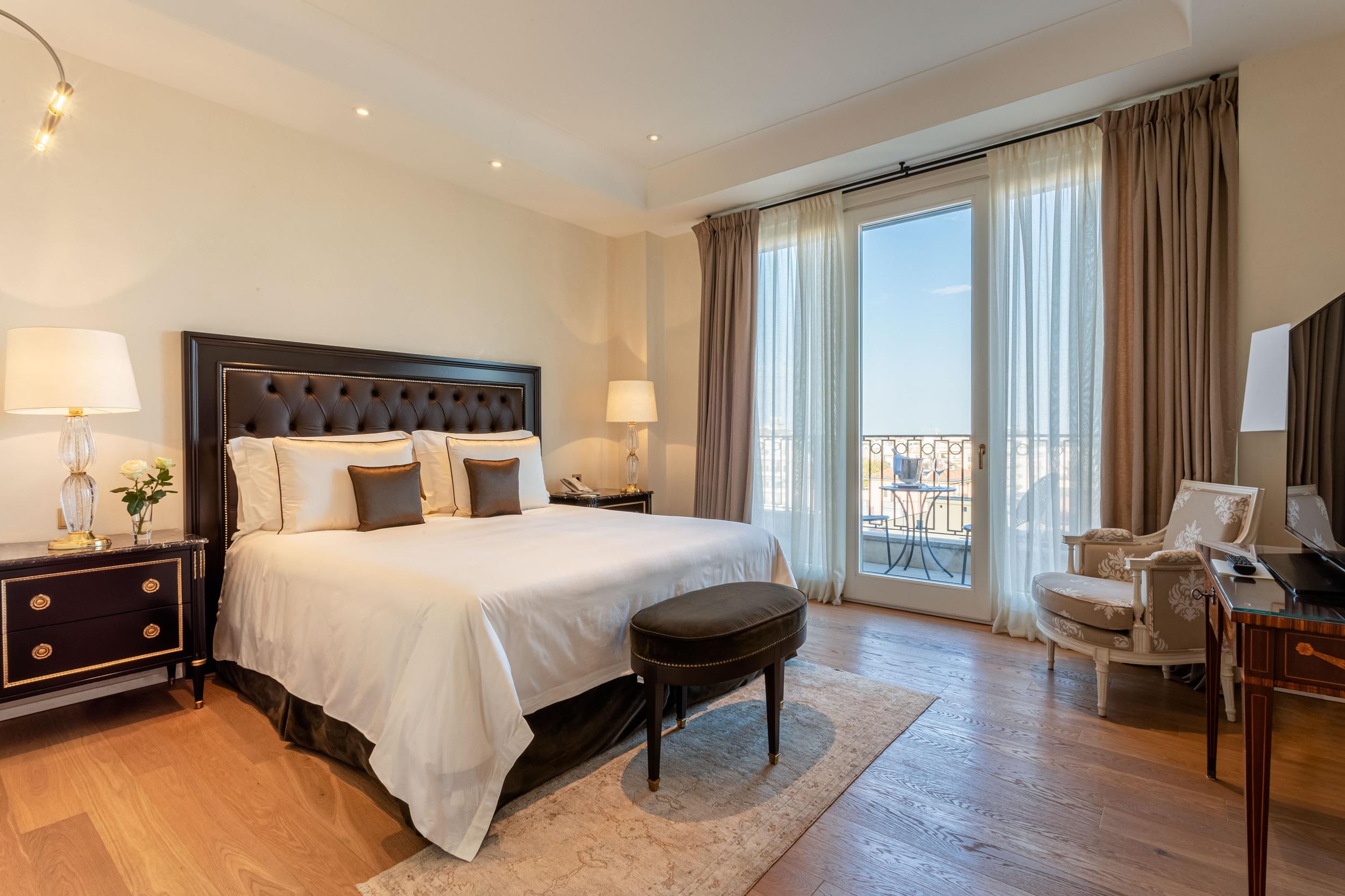 Prestige Panoramic Suite bedroom