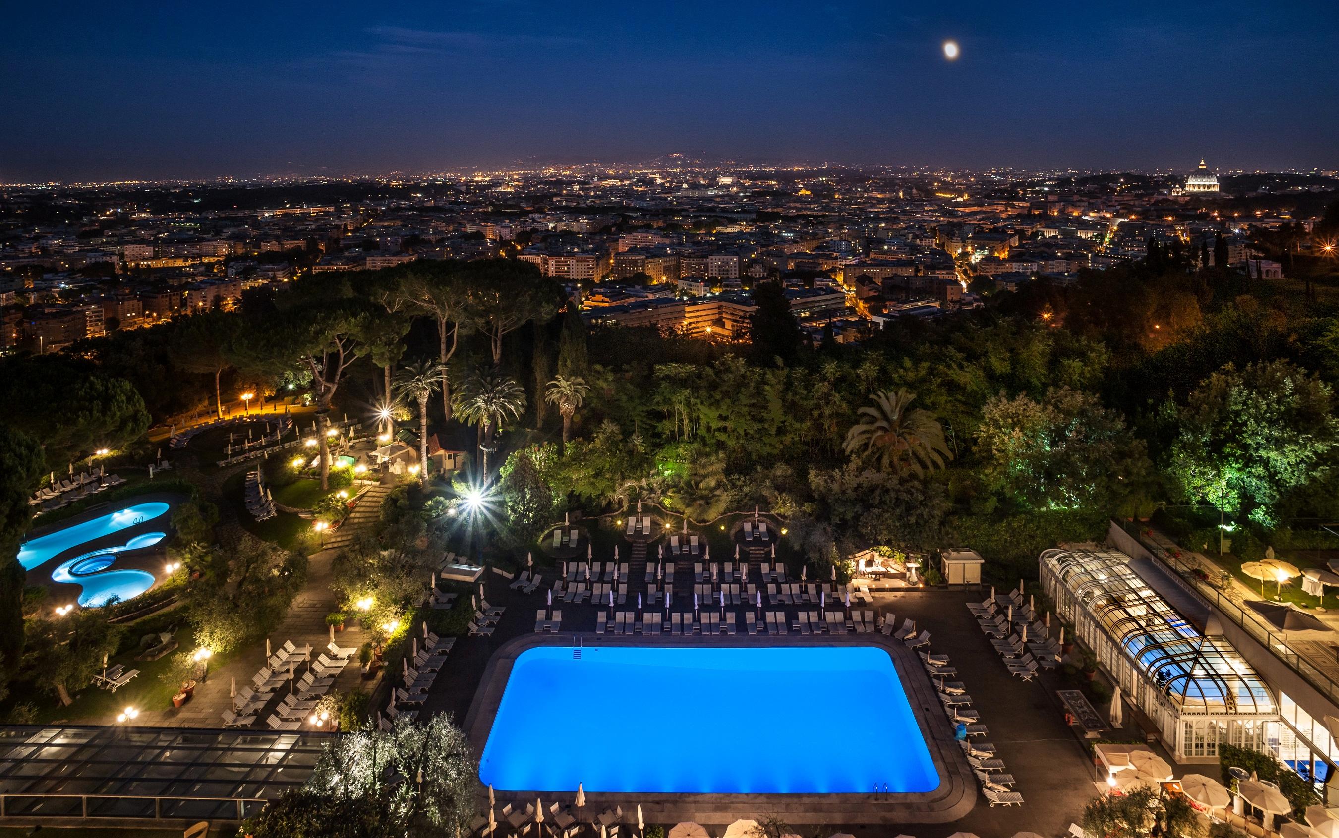 Rome Cavalieri, A Waldorf Astoria Hotel - Hilltop resort overlooking Rome and St. Peter's