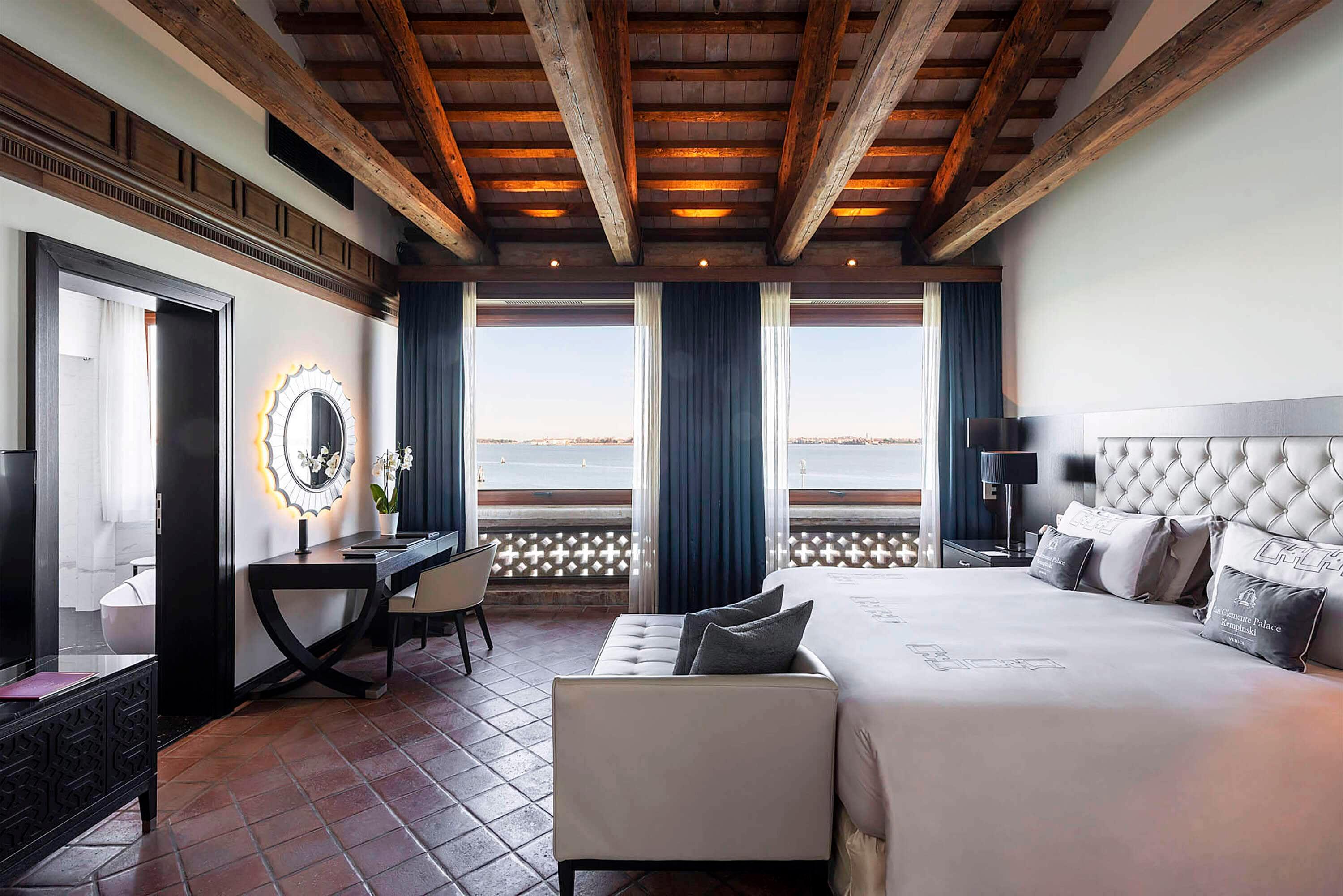 Palatial San Clemente Suite living salon with lagoon views