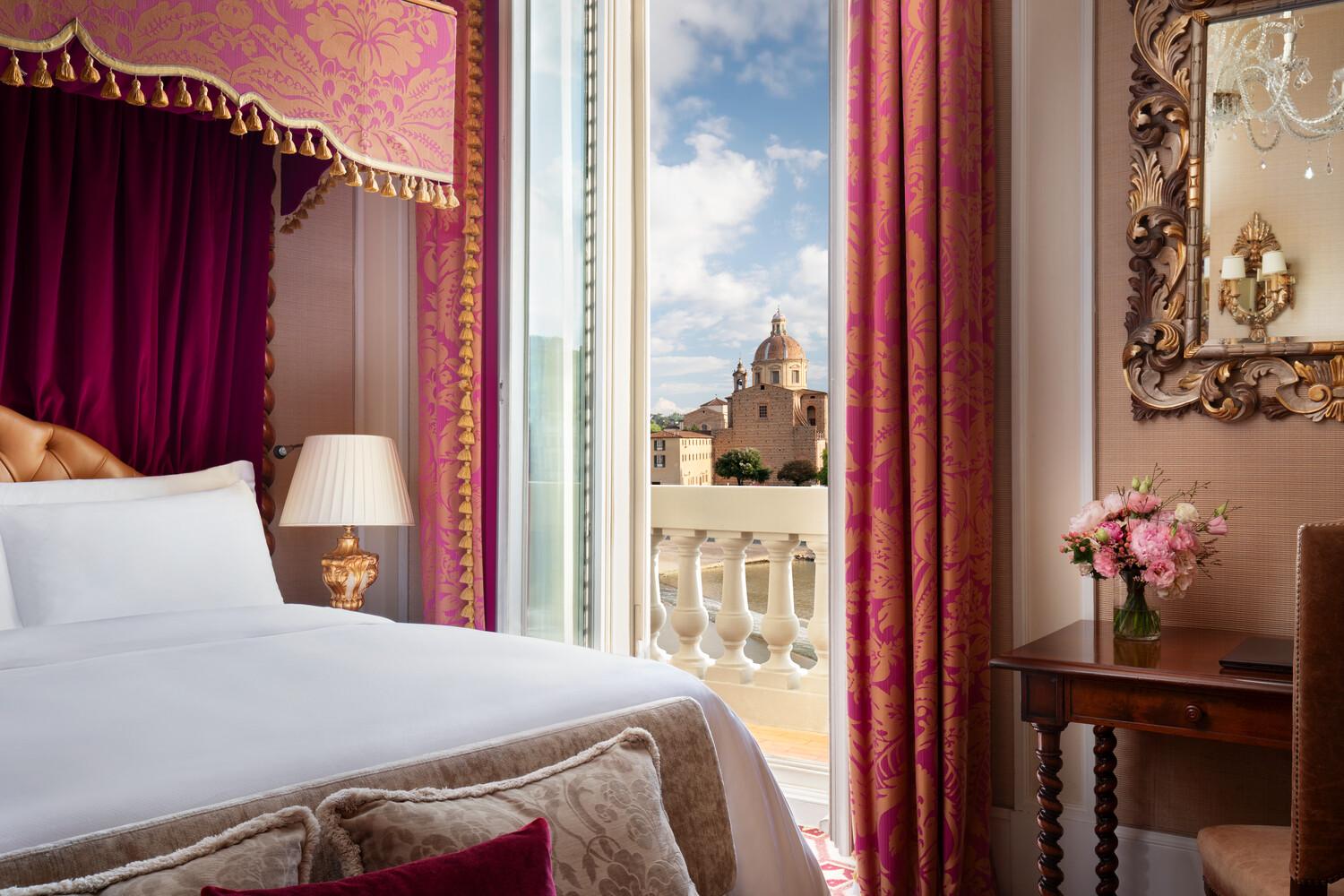 Deluxe Room Arno River View