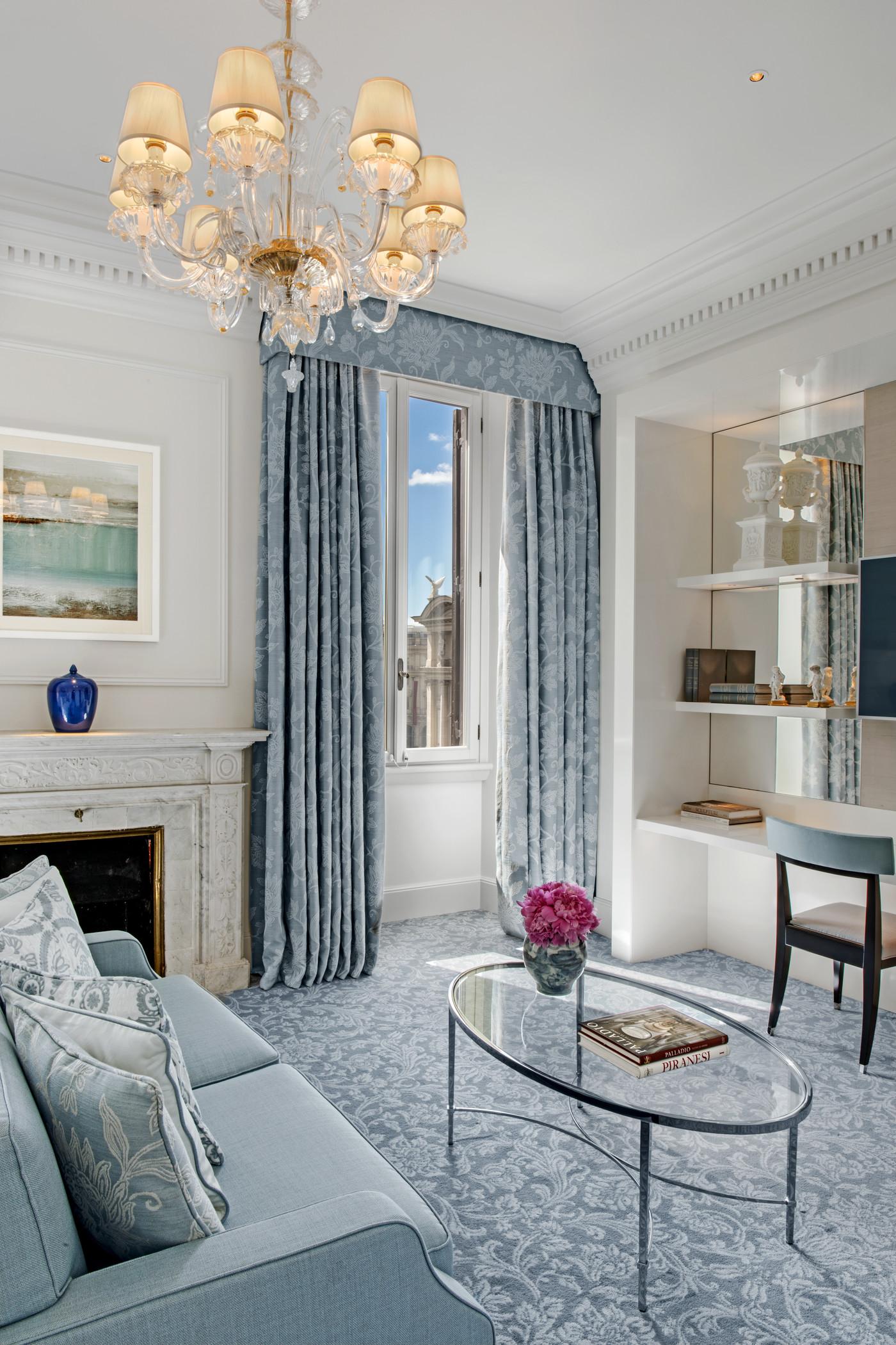 Imperial Guestroom lounge area