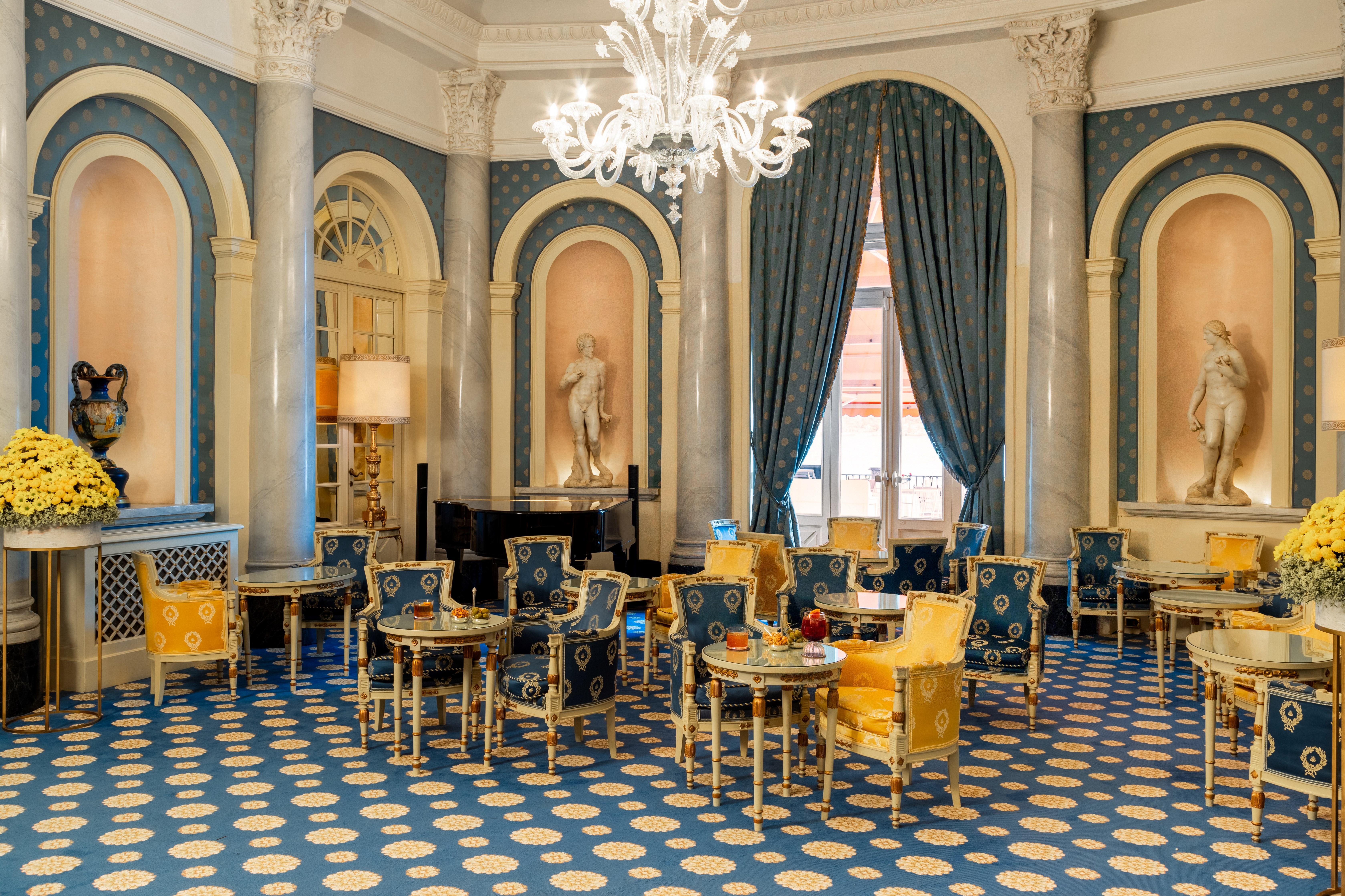 Canova Bar interior at Villa D'Este