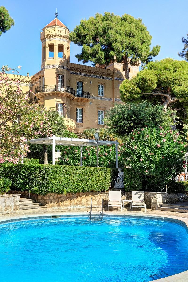 Outdoor seaside swimming pool at Villa Igiea
