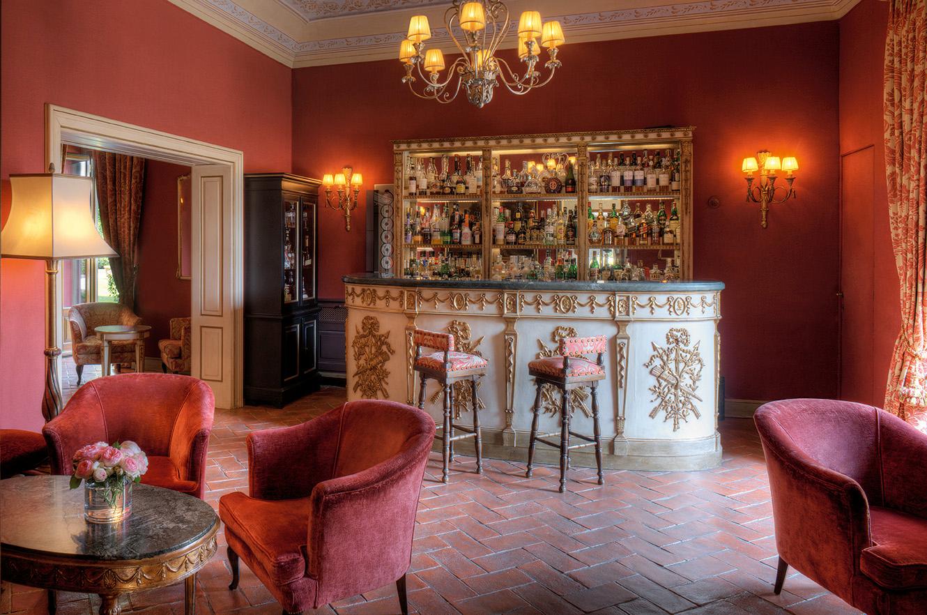 Bar Mediceo salon at Villa La Massa