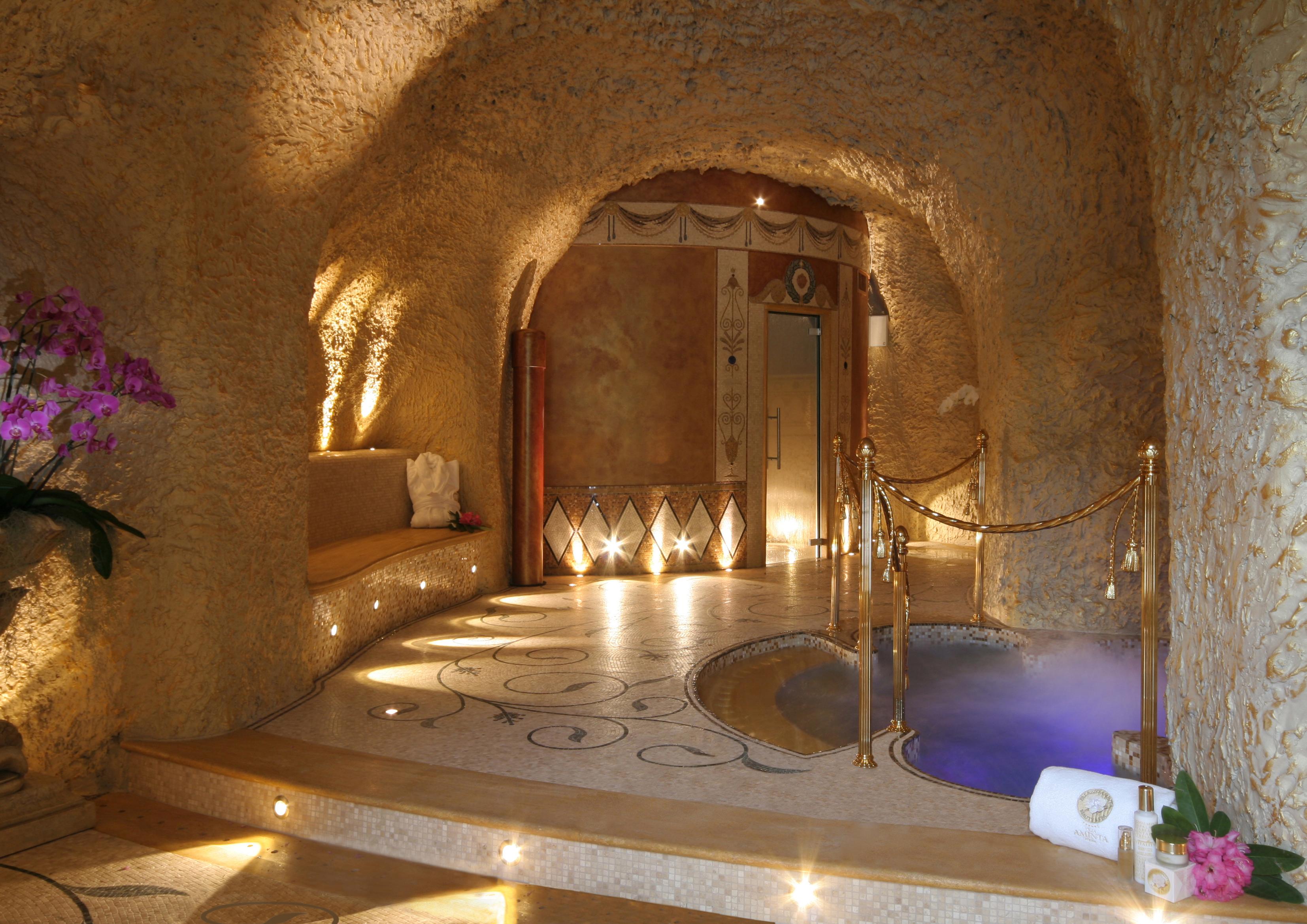 The Grotta di Palazzo Aminta thermal grotto