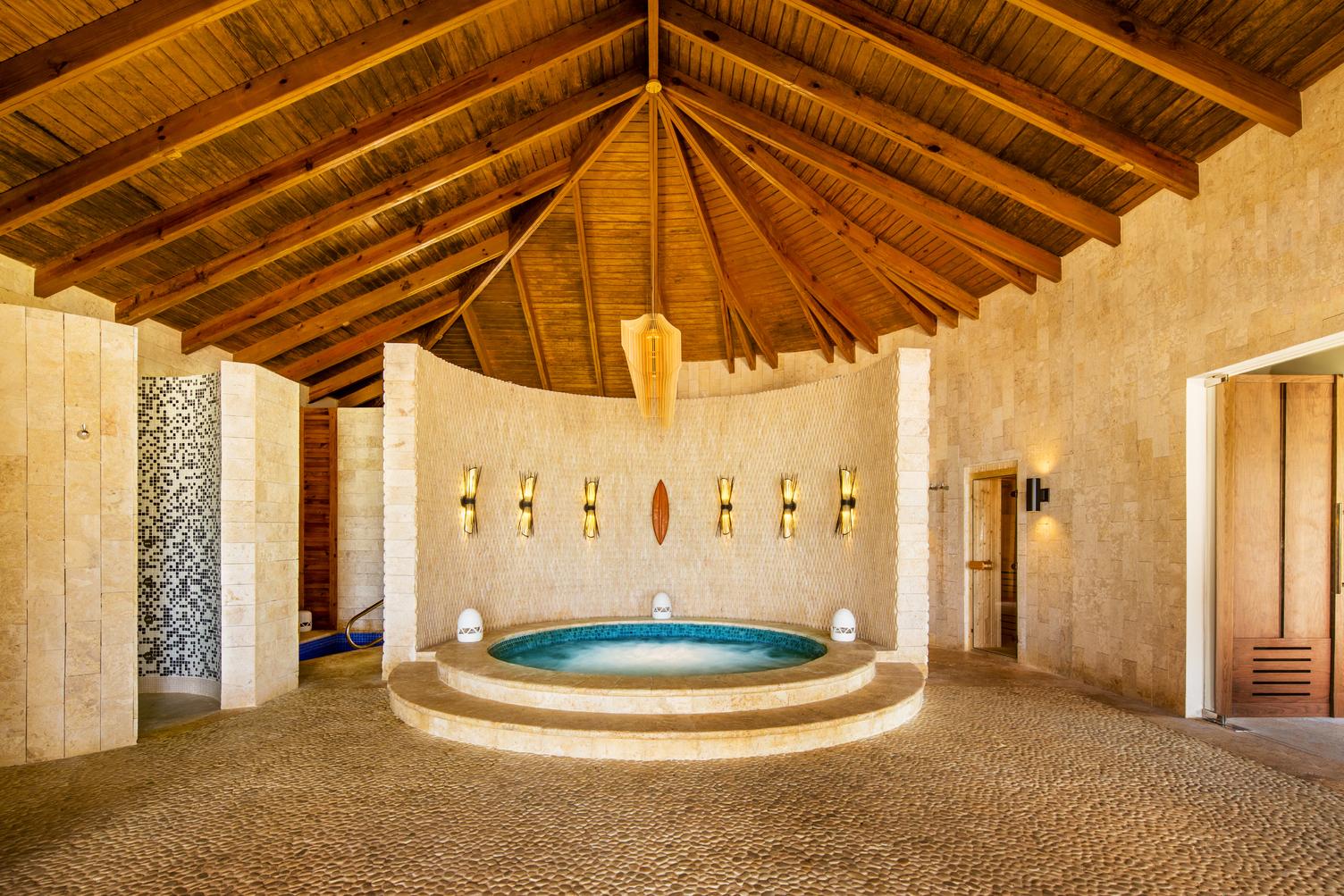 Zen Spa outdoor hydrotherapy pool and thermal circuit