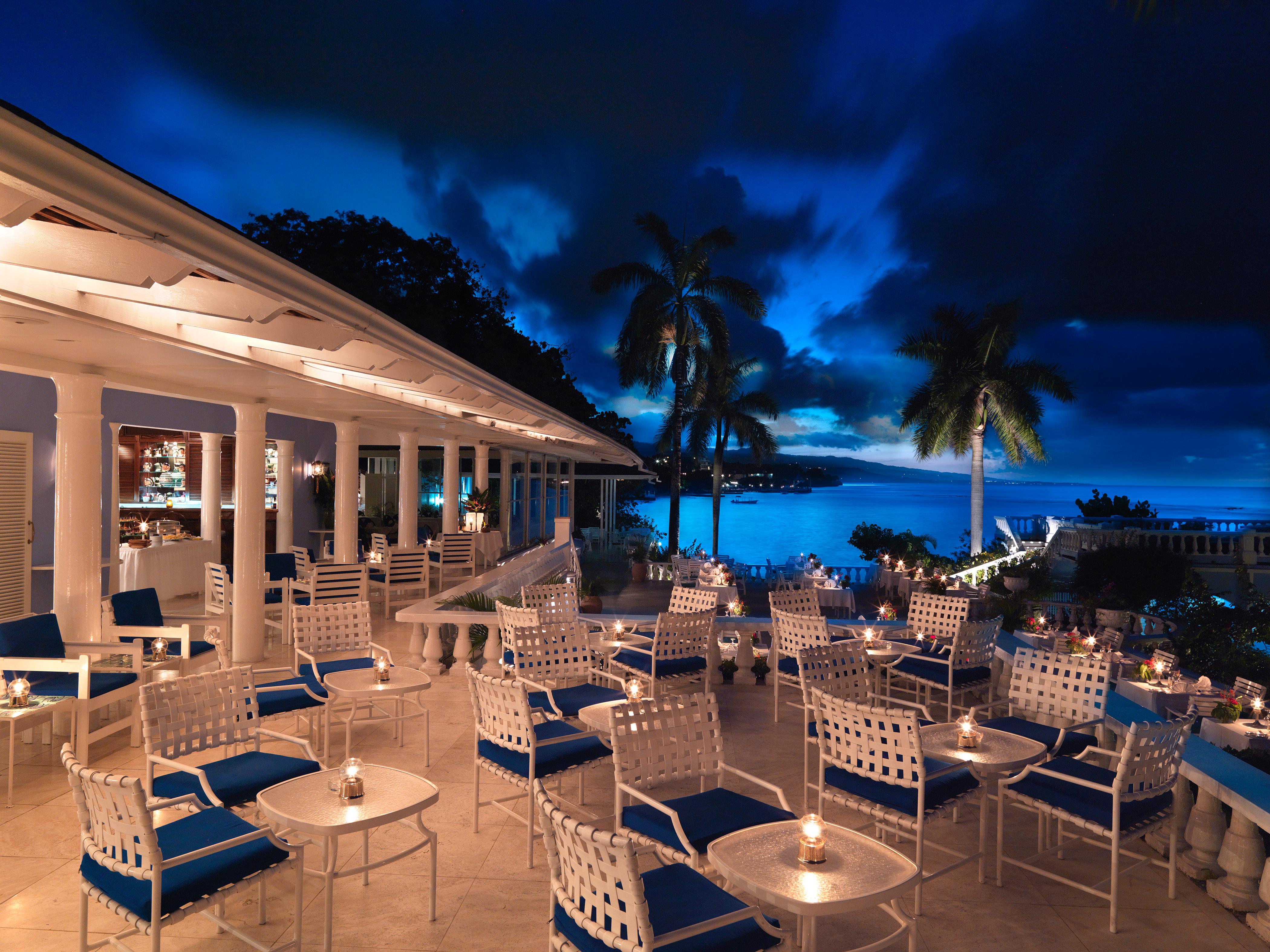 Handcrafted tropical cocktails served on the beach