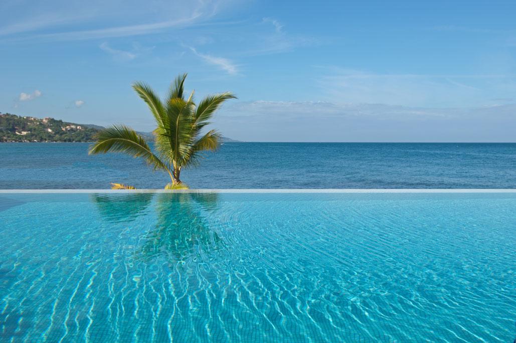 Thomas Woltz double-edged infinity pool overlooking the Caribbean Sea