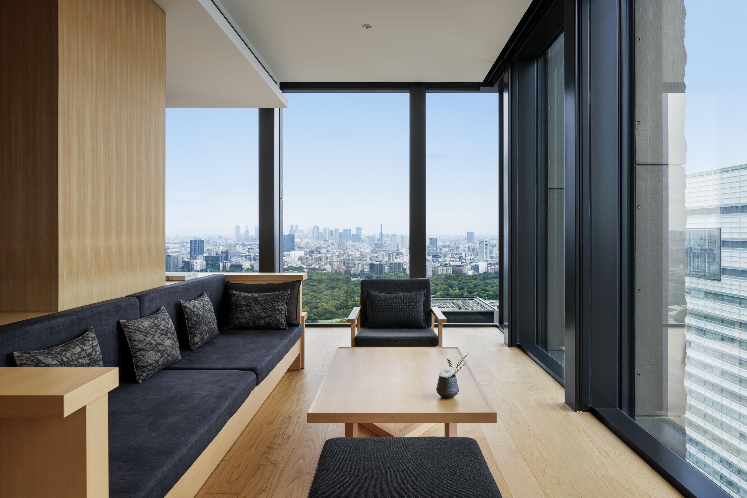 Aman Suite Living Salon with Panoramic Views of the Imperial Palace and Skyline