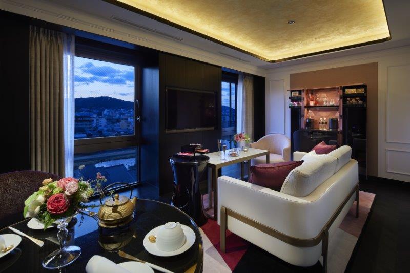 Prestige Suite with Handcrafted Shigaraki Earthenware Tub