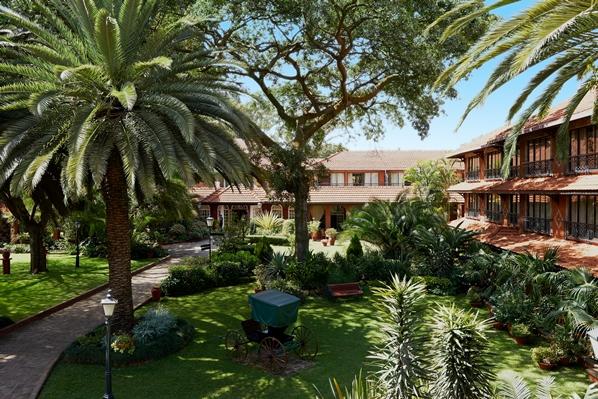 Deluxe Verandah Suite