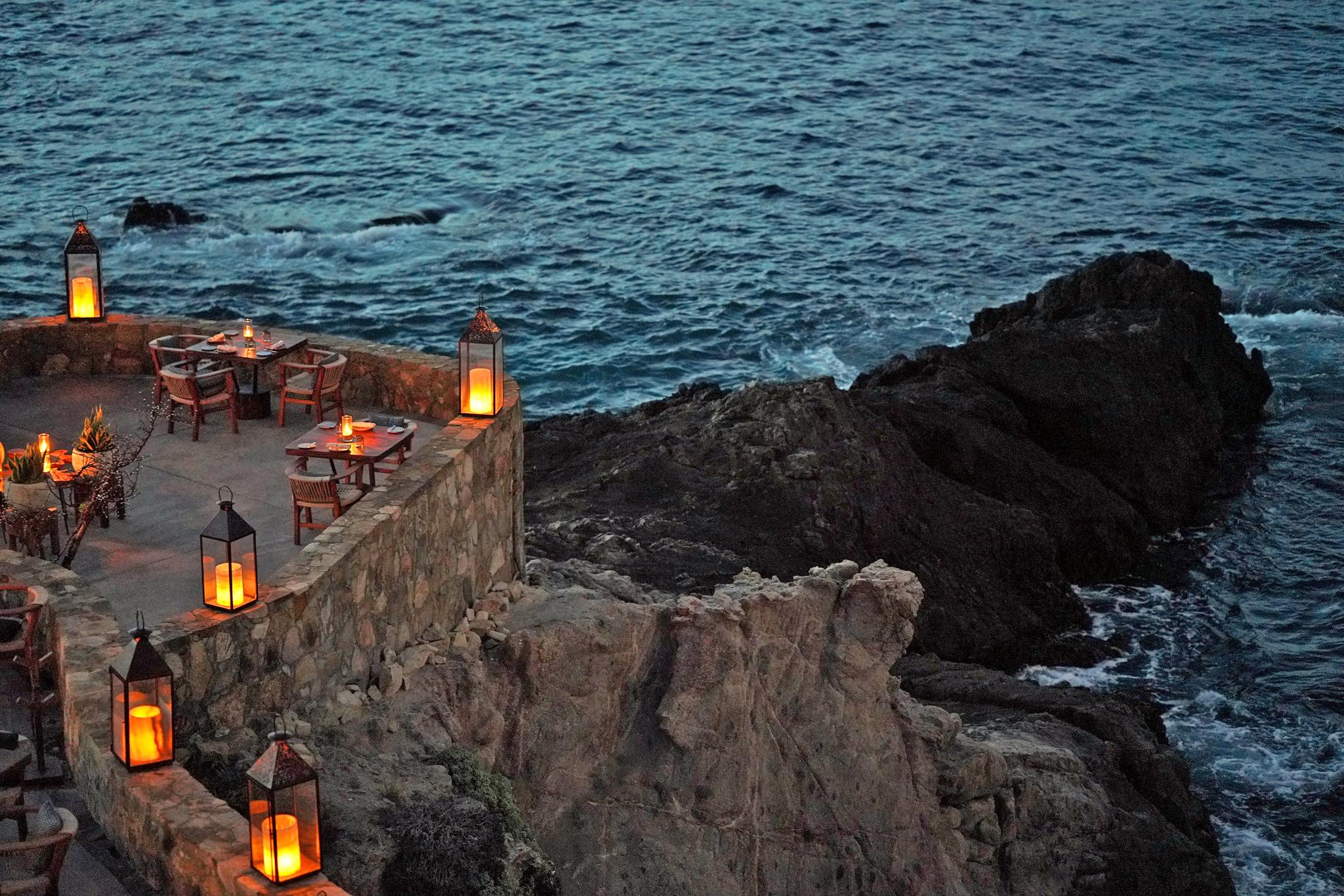 Cocina del Mar cliffside dining at Esperanza