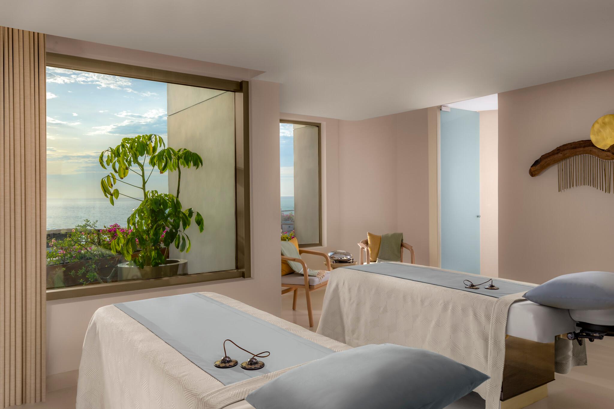 SE Spa ocean-view hydrotherapy