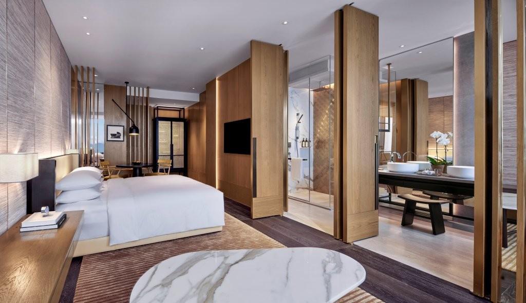 1 King Bed