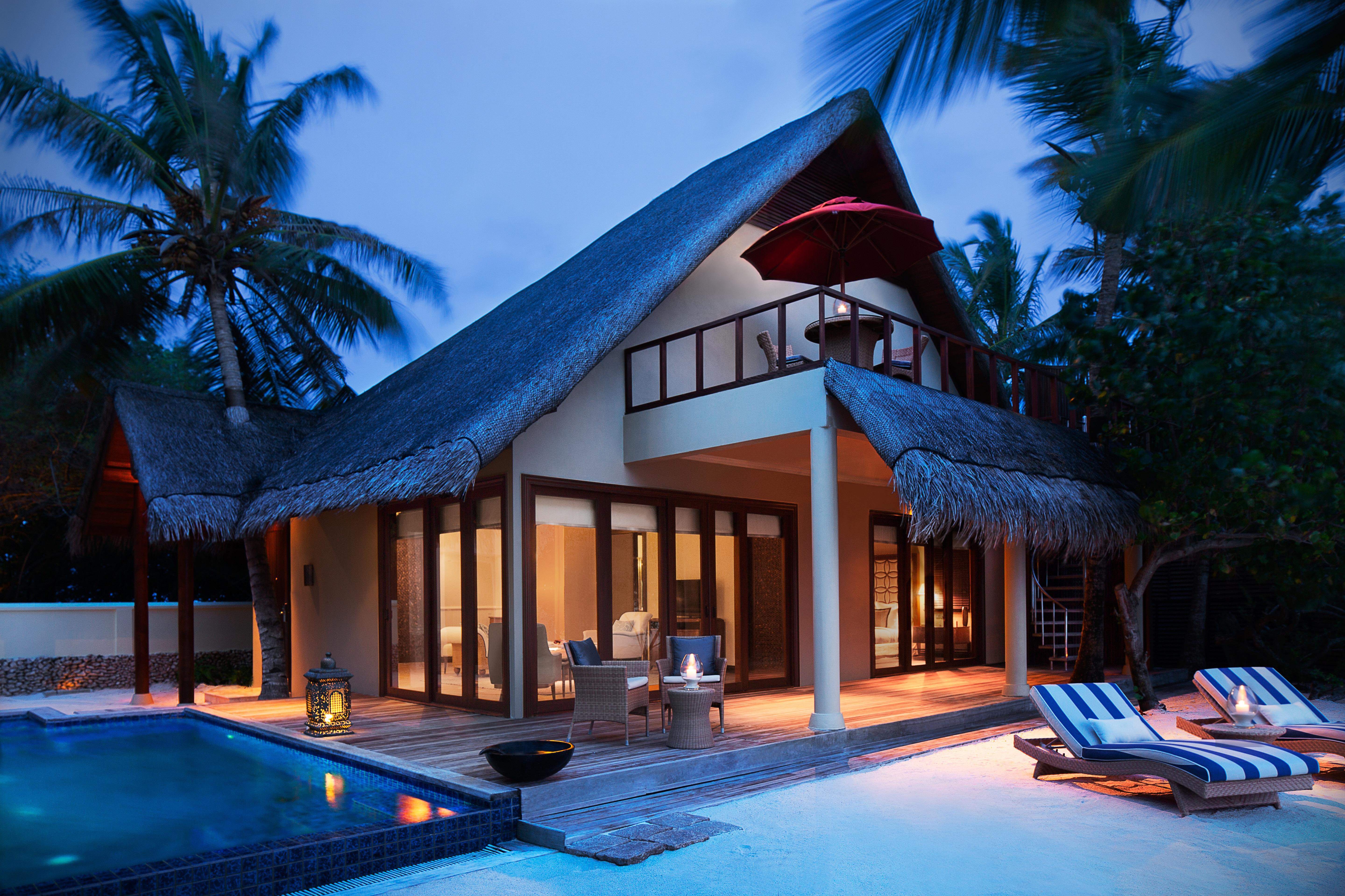 Sunset Beachfront Pool Suite