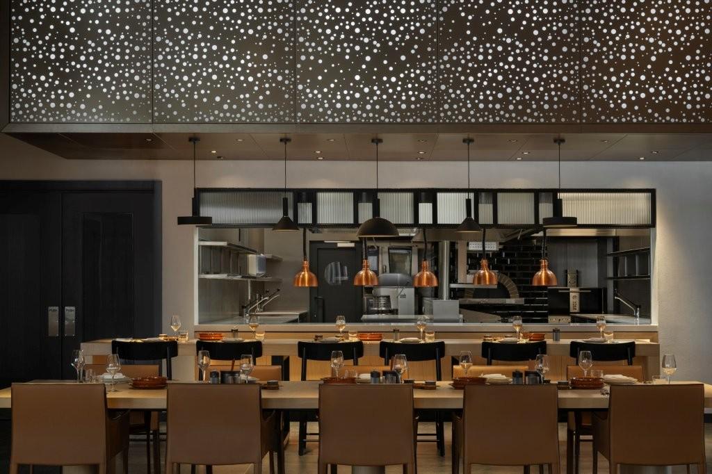 SIRO Table Mediterranean Restaurant with Open Kitchen and Cosmopolitan Piazza Seating