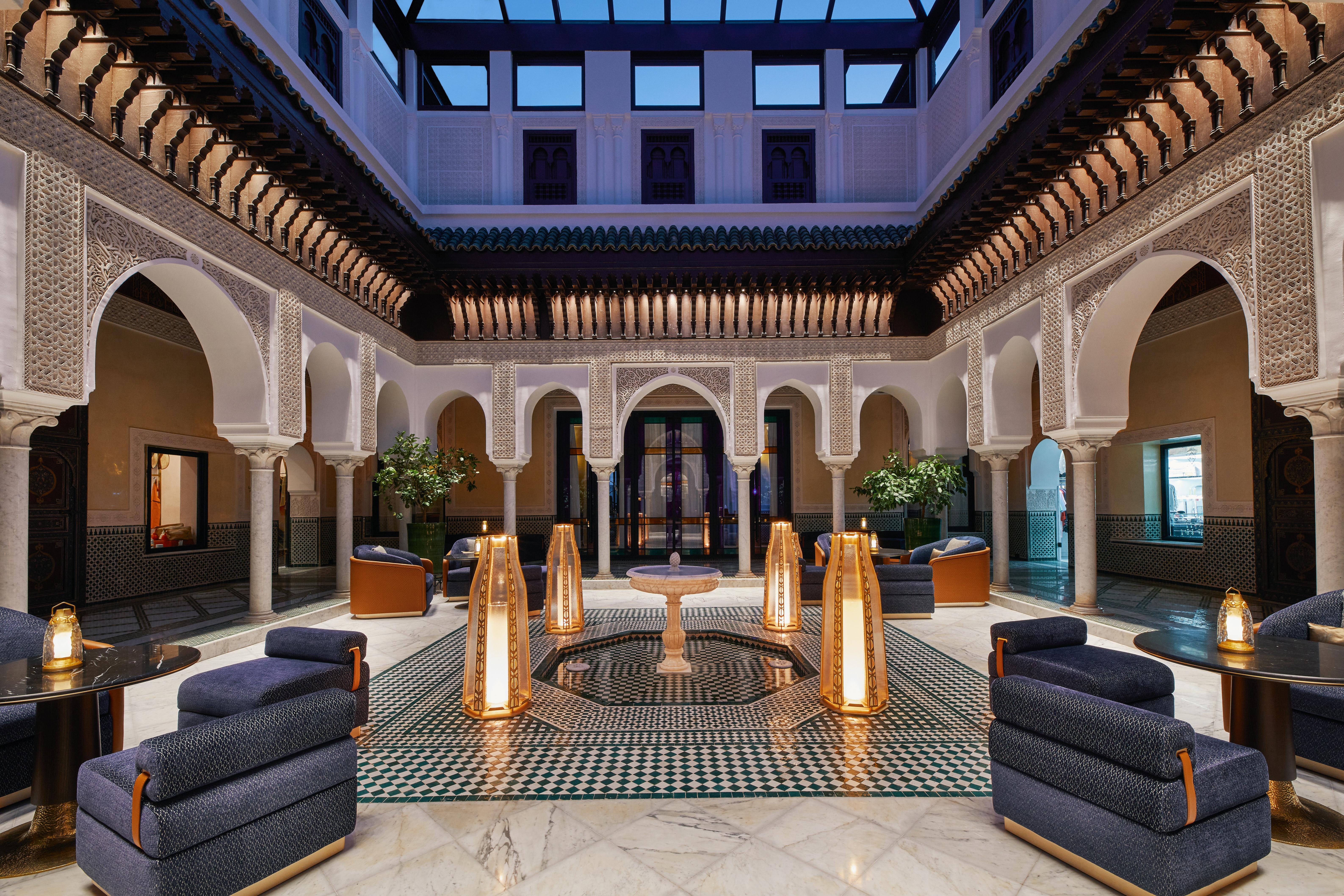 Le Salon de Thé par Pierre Hermé Pastry Salon