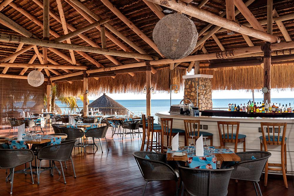 Clube Naval Casual Seaside Dining