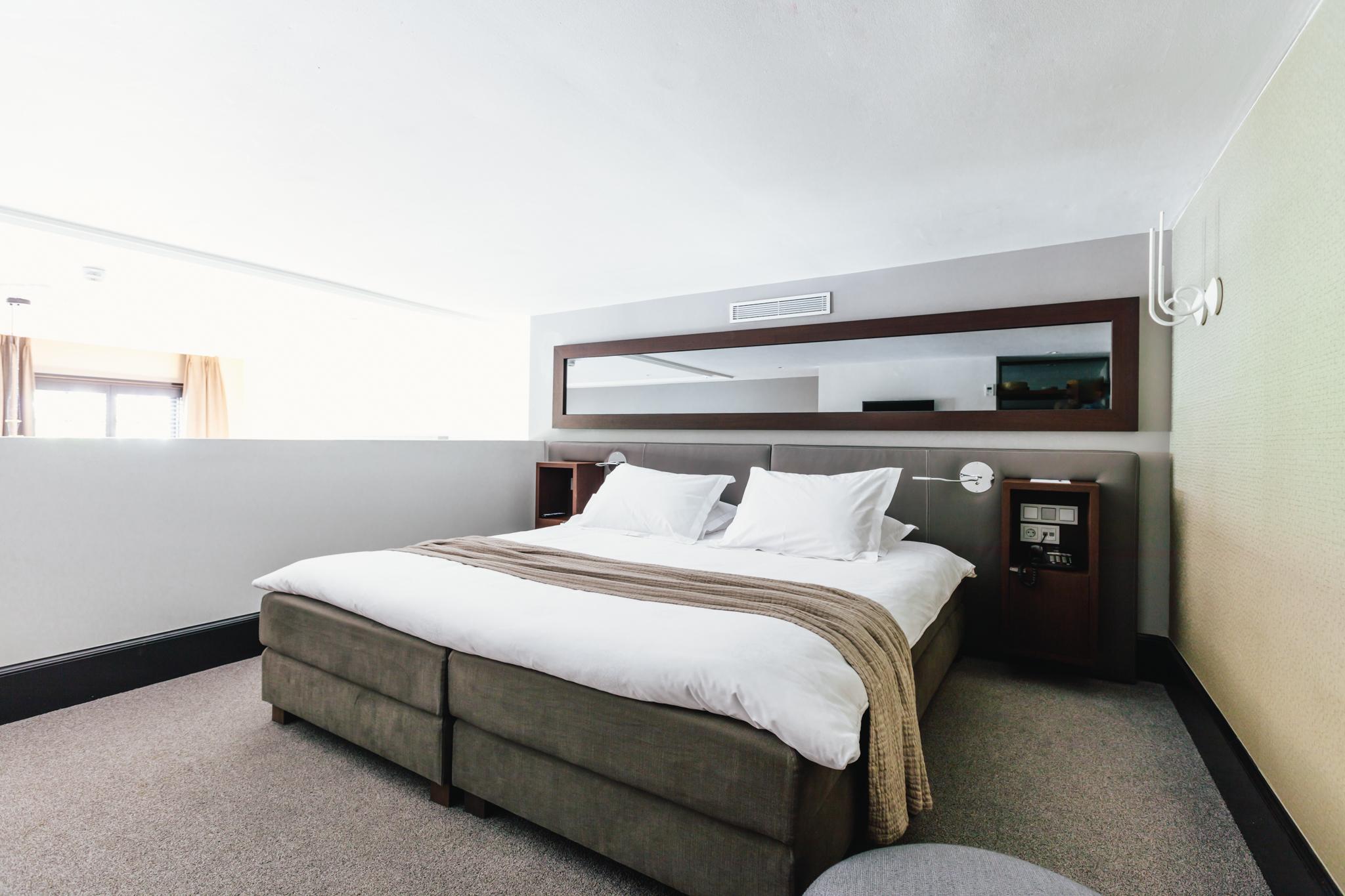 Luxury Suite Canal View featuring Serendipity minimalist design and panoramic canal vistas