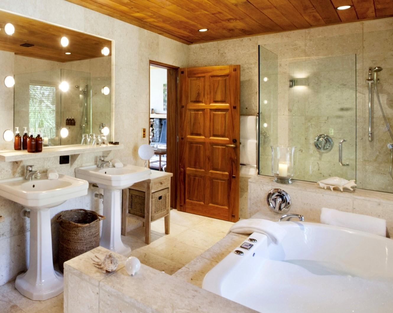Luxury Forest Villa Bath