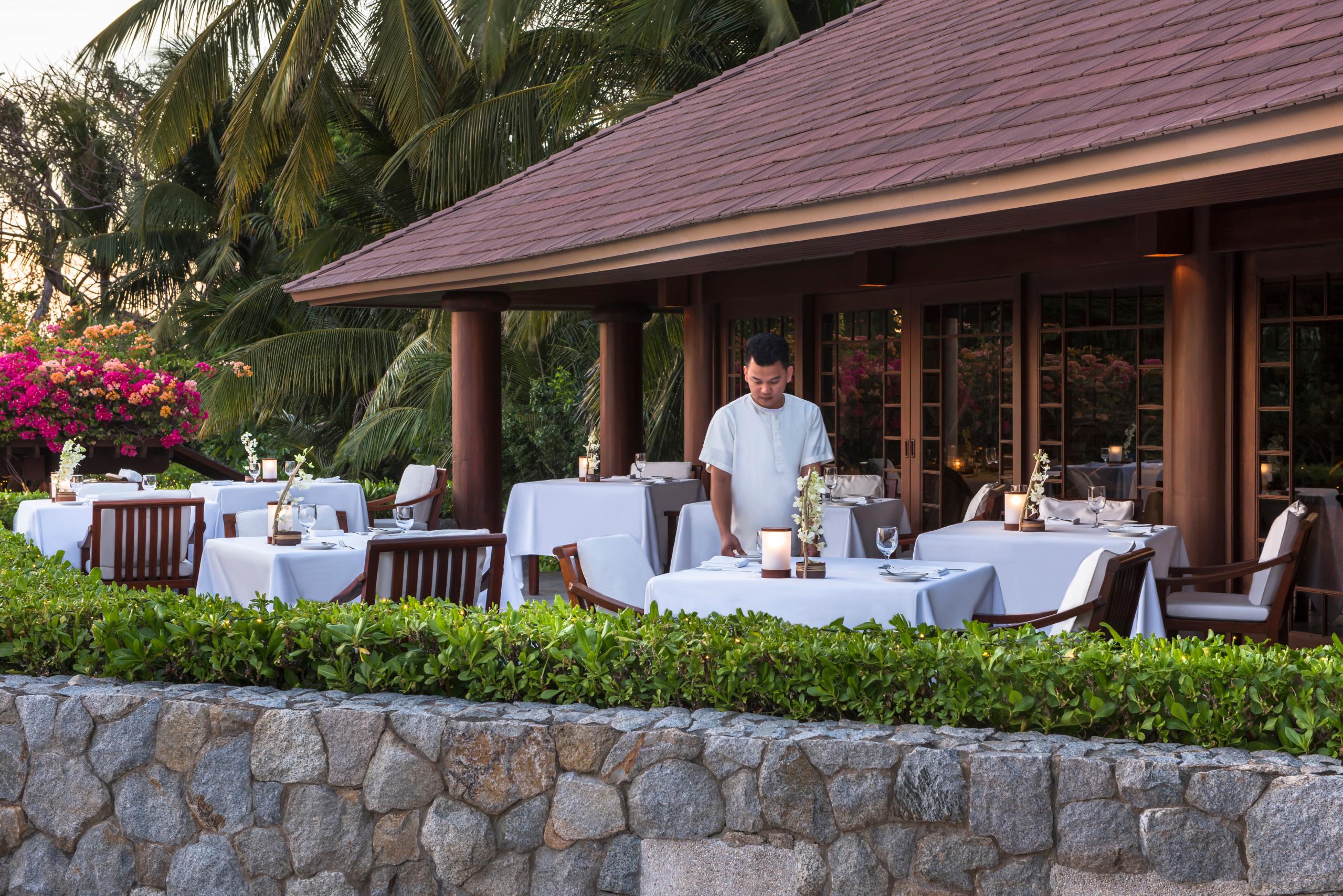 Clubhouse Restaurant at Amanpulo