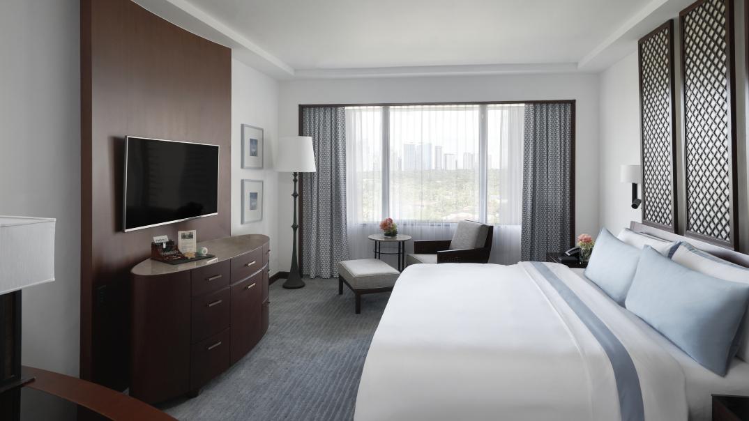 Executive Suite at The Peninsula Manila