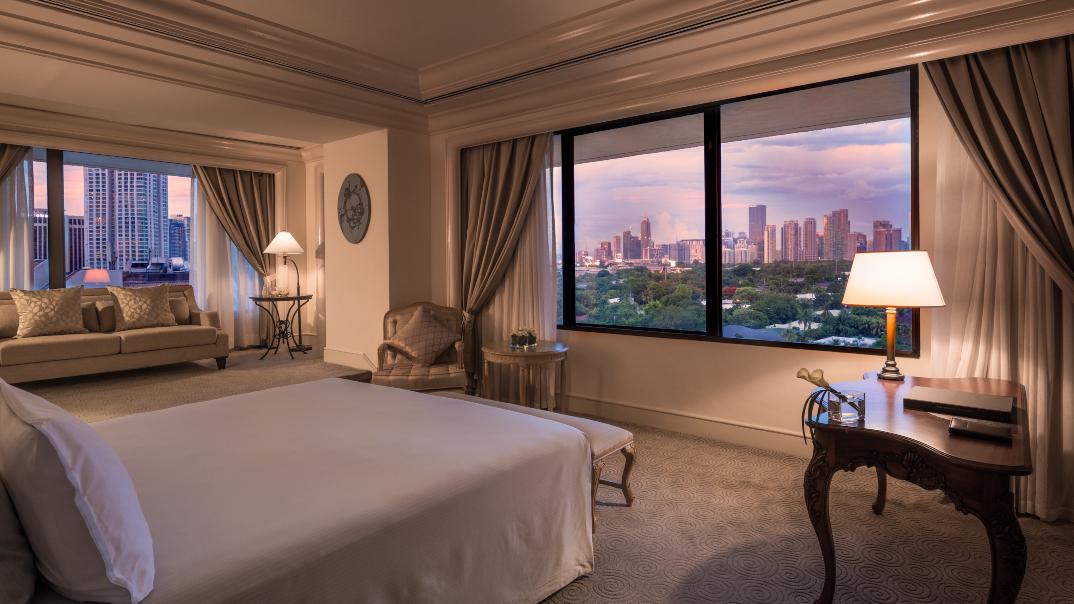 The Peninsula Suite Master Bedroom