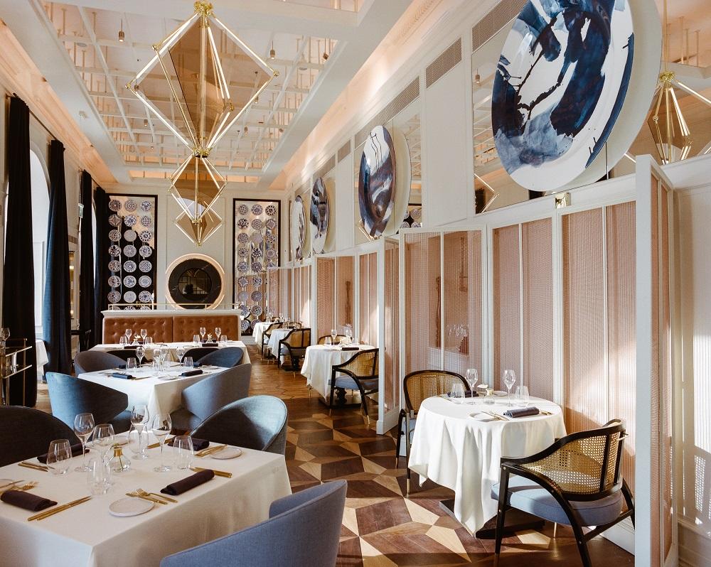 Europejski Grill Restaurant Overlooking Piłsudski Square