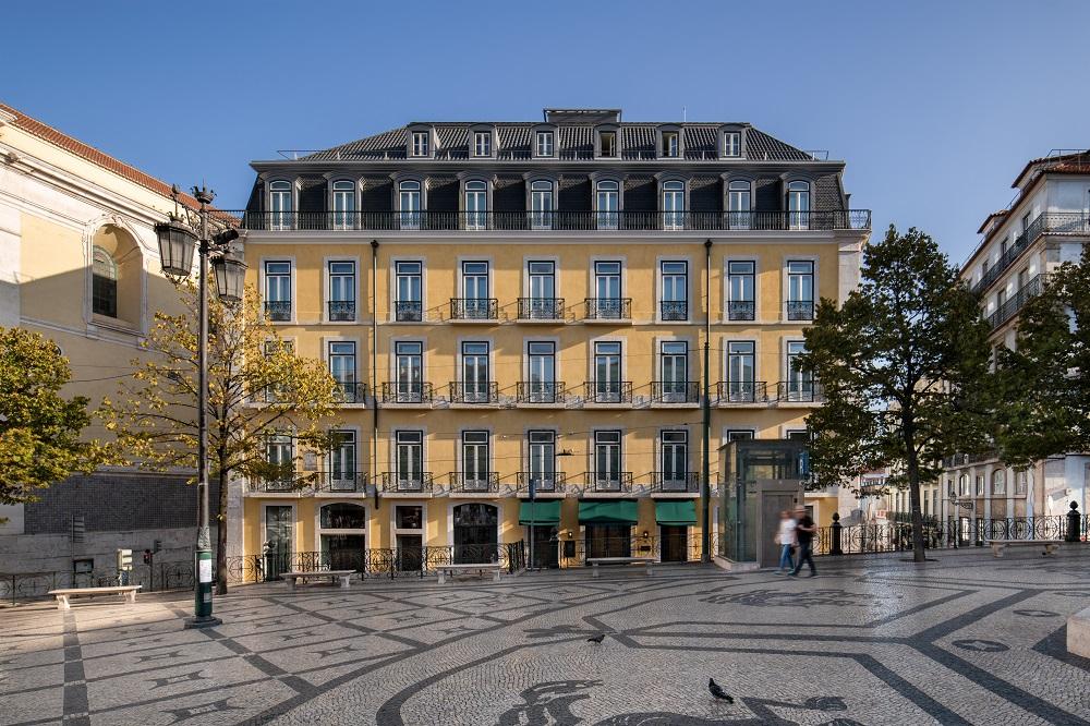 18th-Century Historic Palacete Facade on Praça Luís de Camões