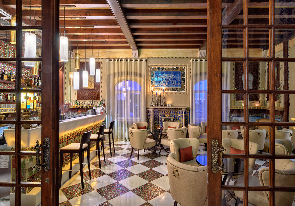 Vista Bar & Lounge Historic Salon with Ocean Views