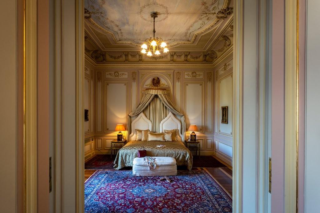 Suite D. Carlos Grand Presidential Suite Living Salon