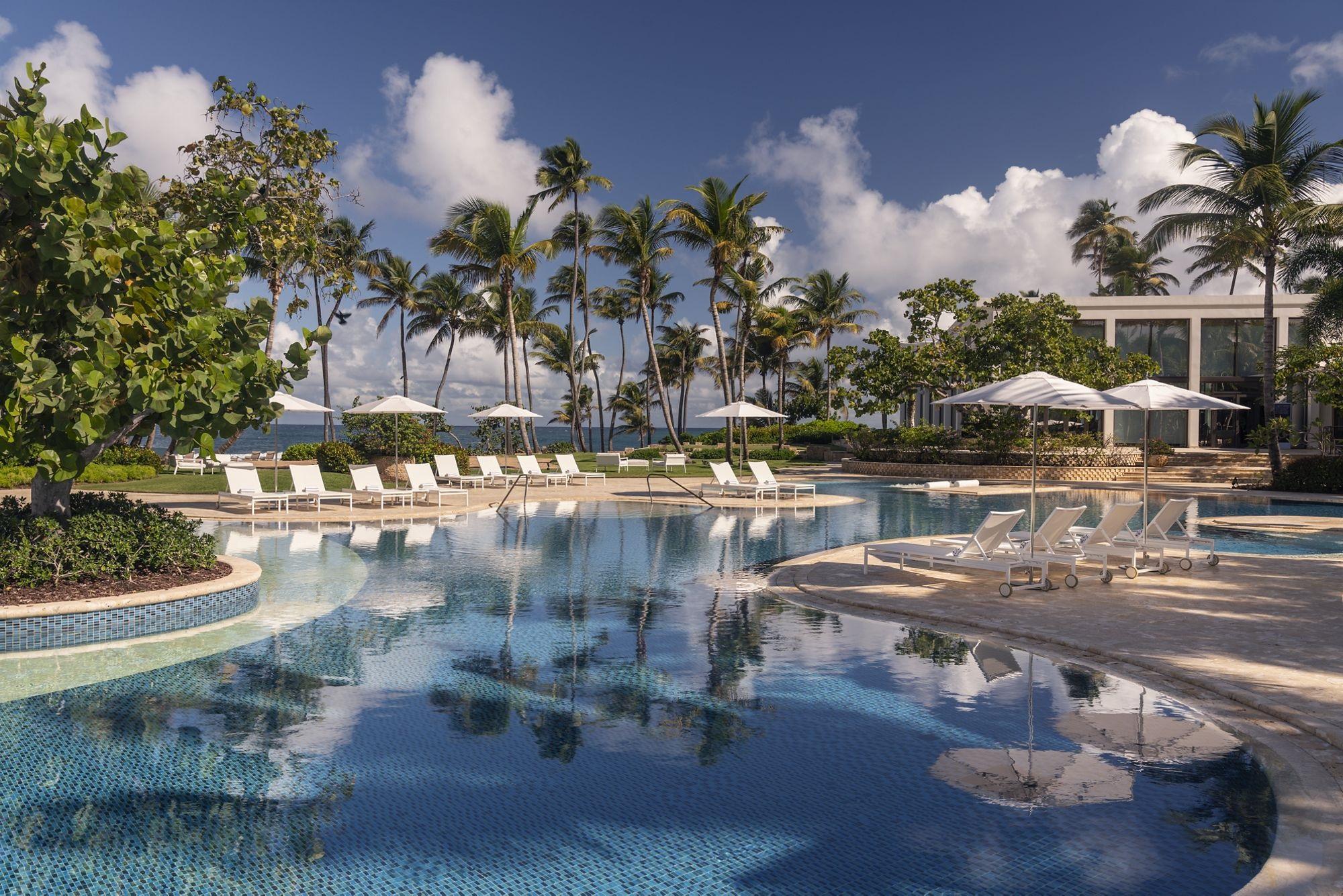Encanto Beach Club oceanfront infinity pool