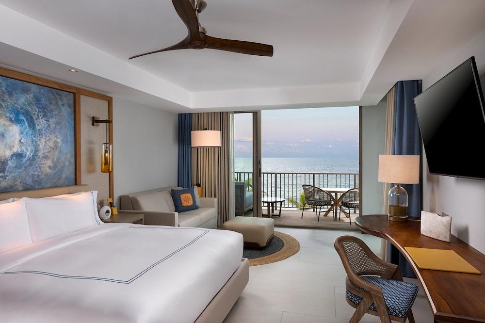King Ocean Front Suite with private terrace plunge pool