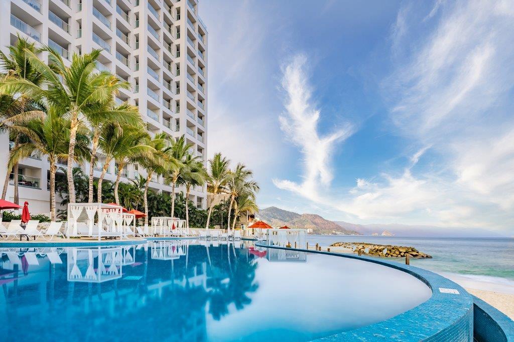 Adults-Only Infinity Pool Sanctuary