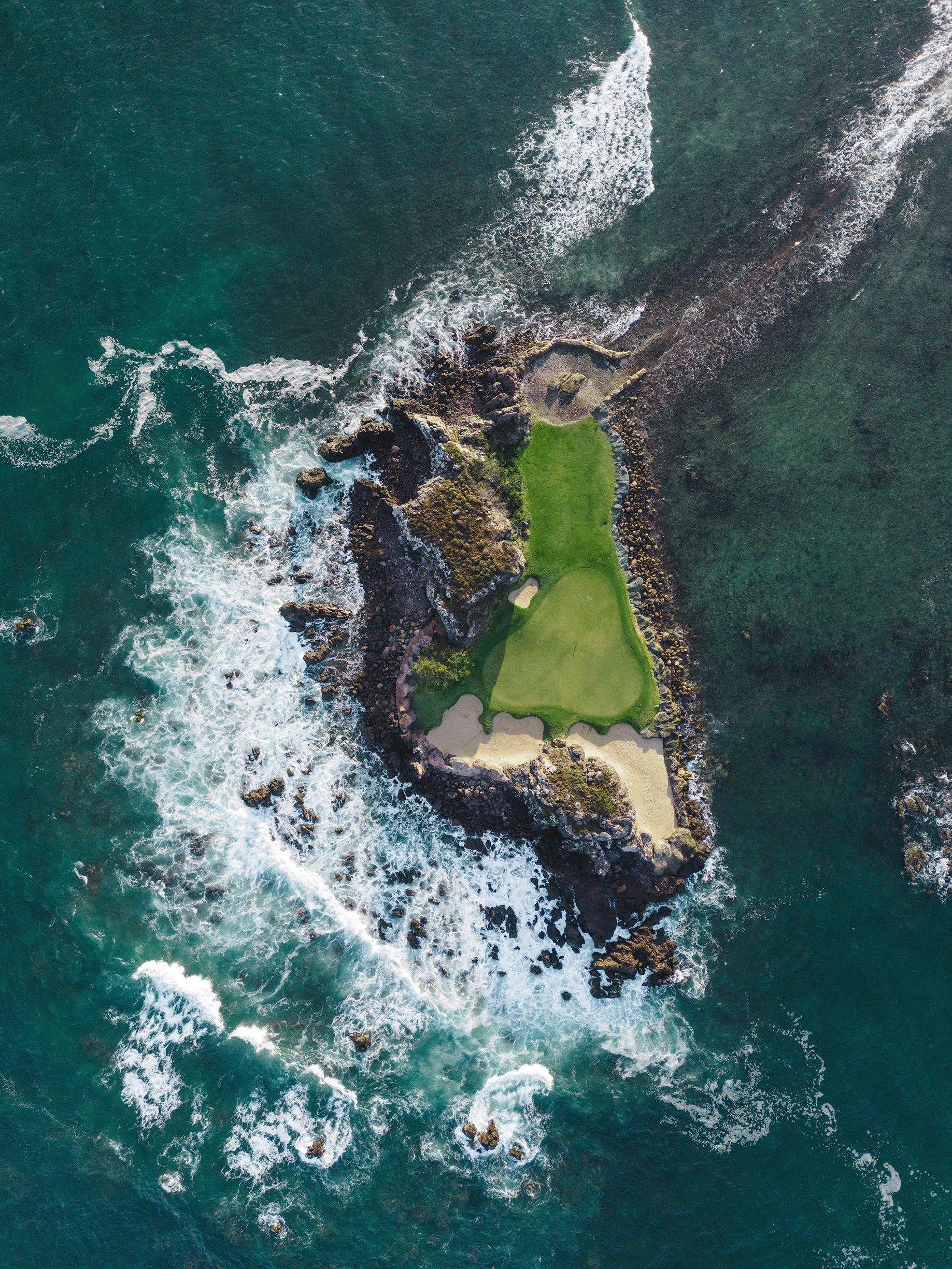 Jack Nicklaus Signature Golf Course Hole 3B Tail of the Whale Island Green